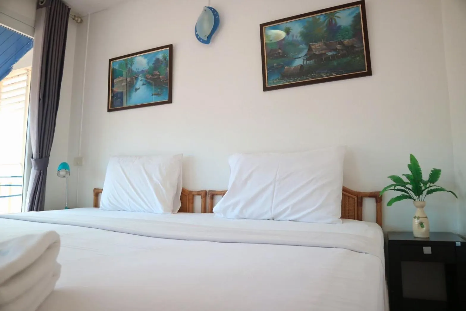 Bed in Sunshine Guest House