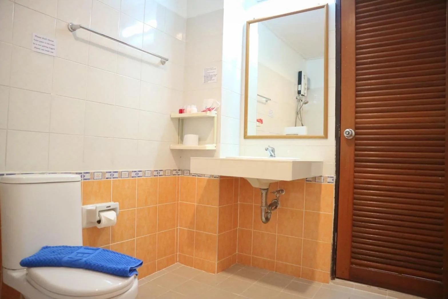 Toilet in Sunshine Guest House