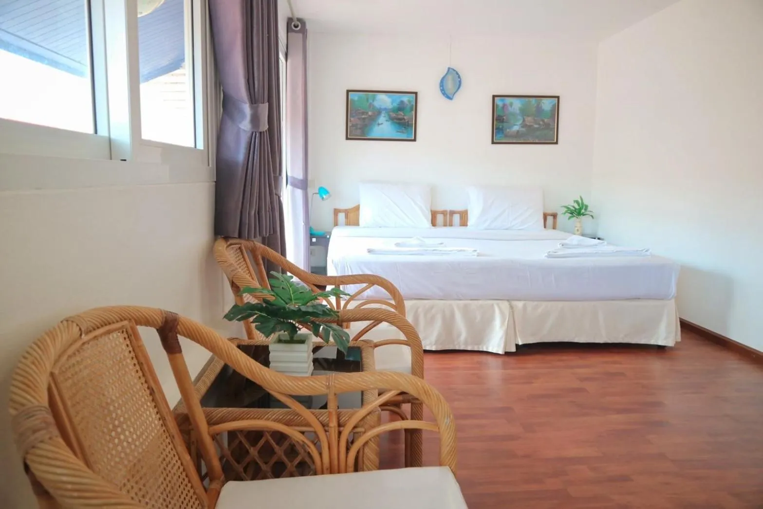 Photo of the whole room, Bed in Sunshine Guest House