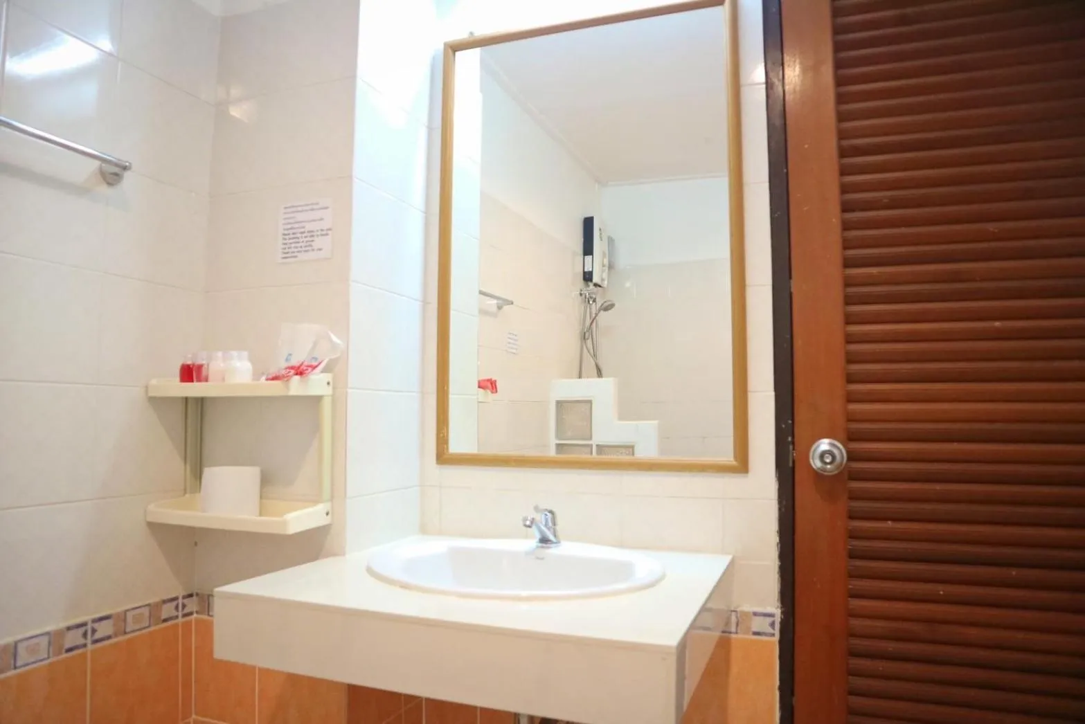 Bathroom in Sunshine Guest House