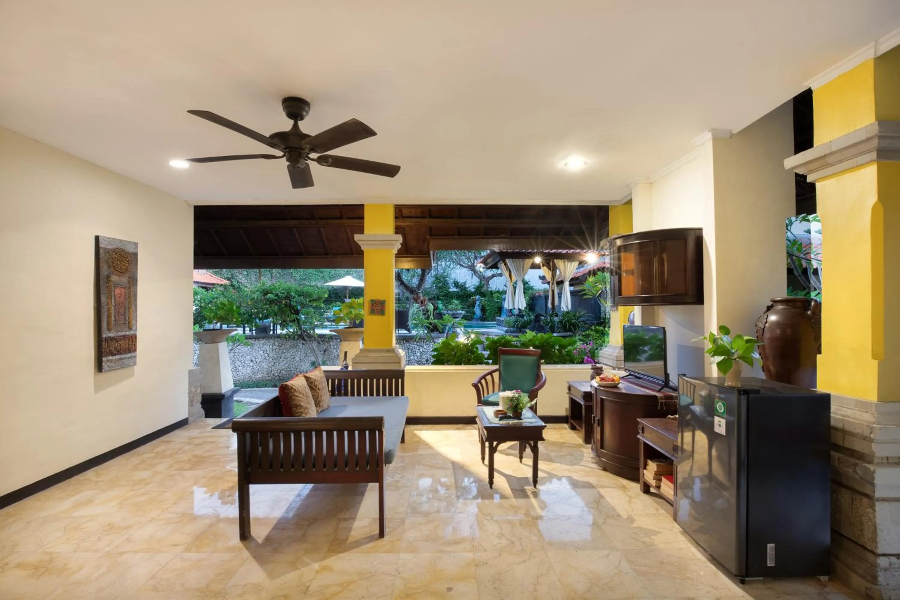 Living room in Royal Hotel and Villa Bali