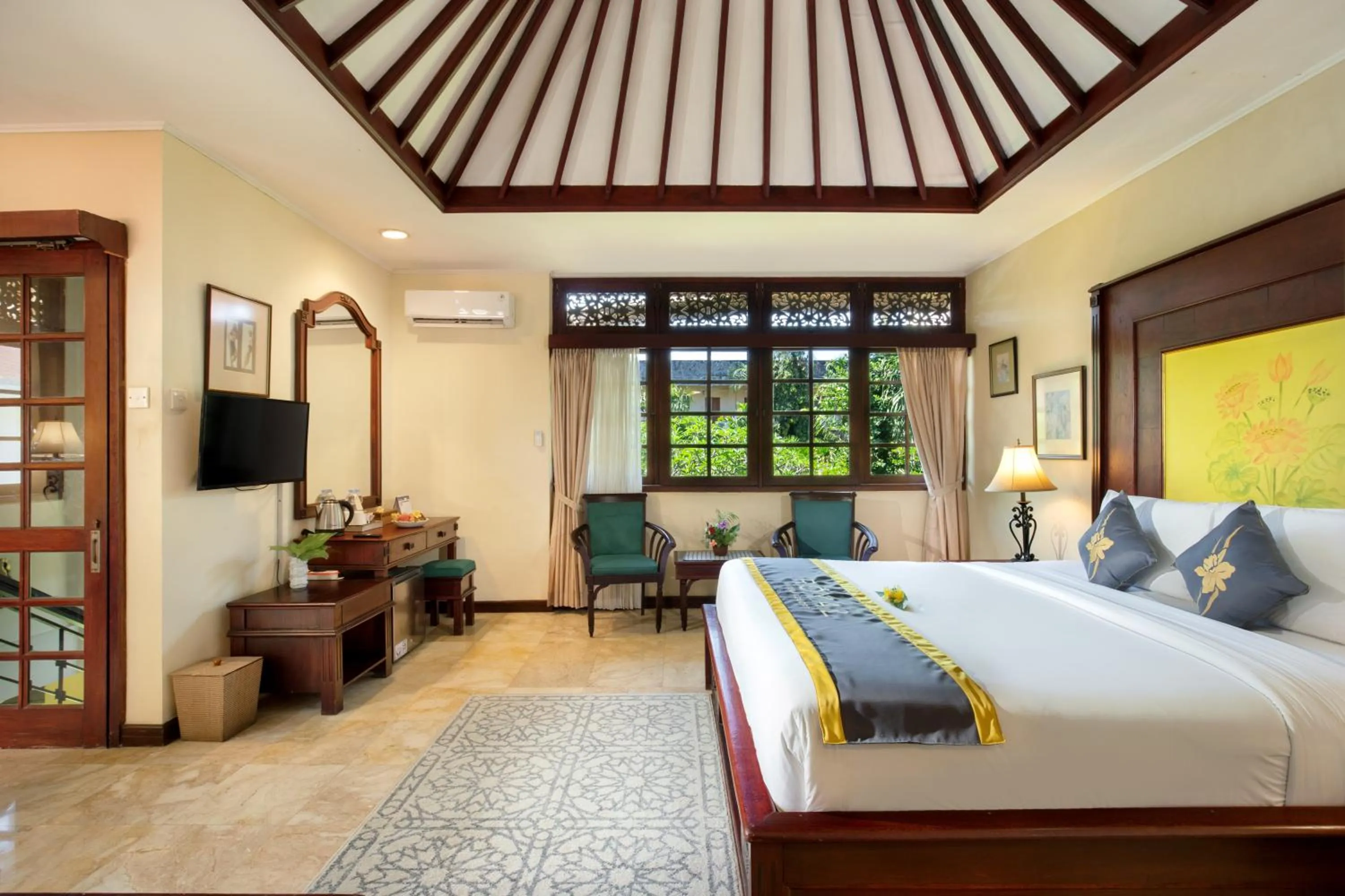 Bedroom, Bed in Royal Hotel and Villa Bali