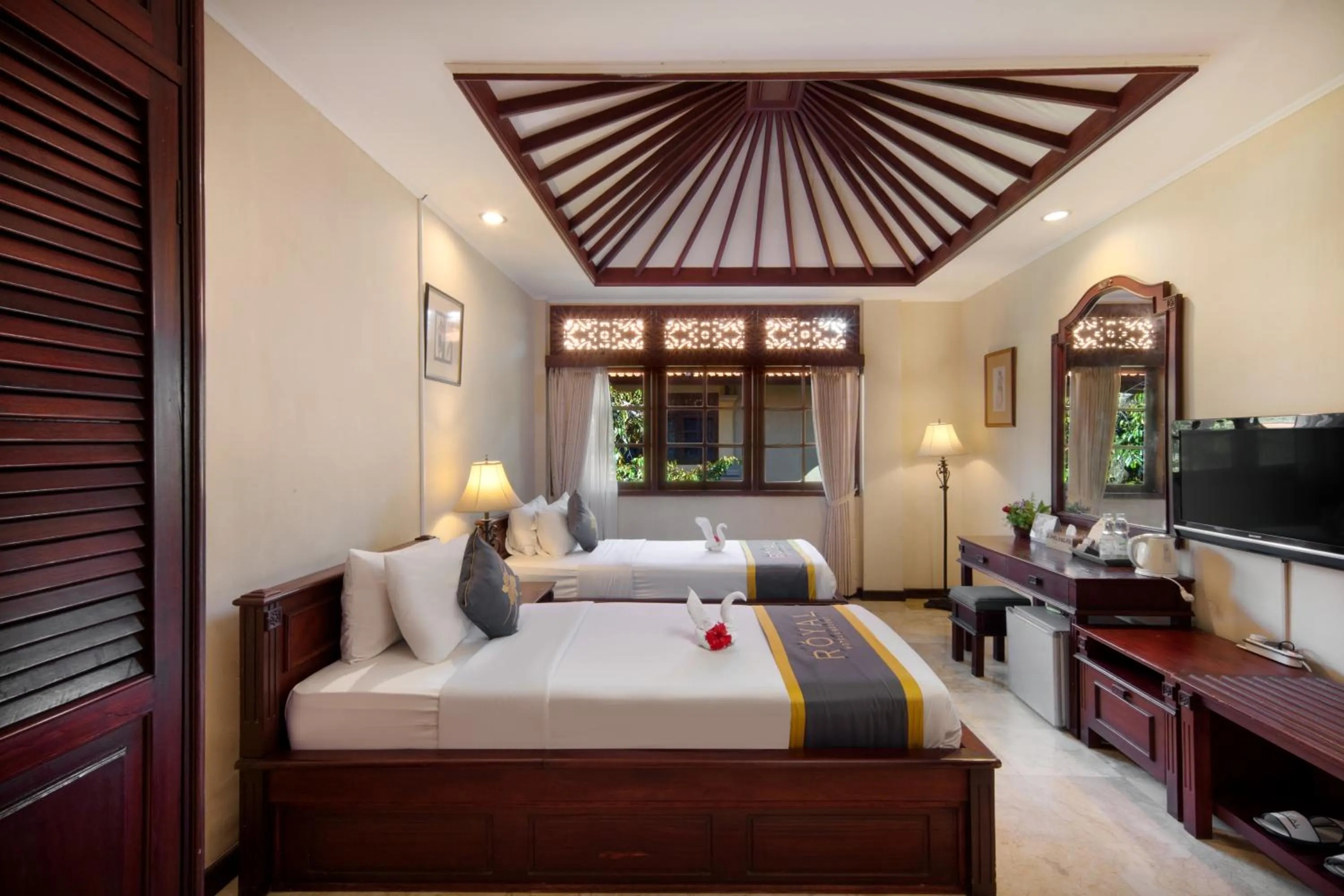 Bedroom, Bed in Royal Hotel and Villa Bali