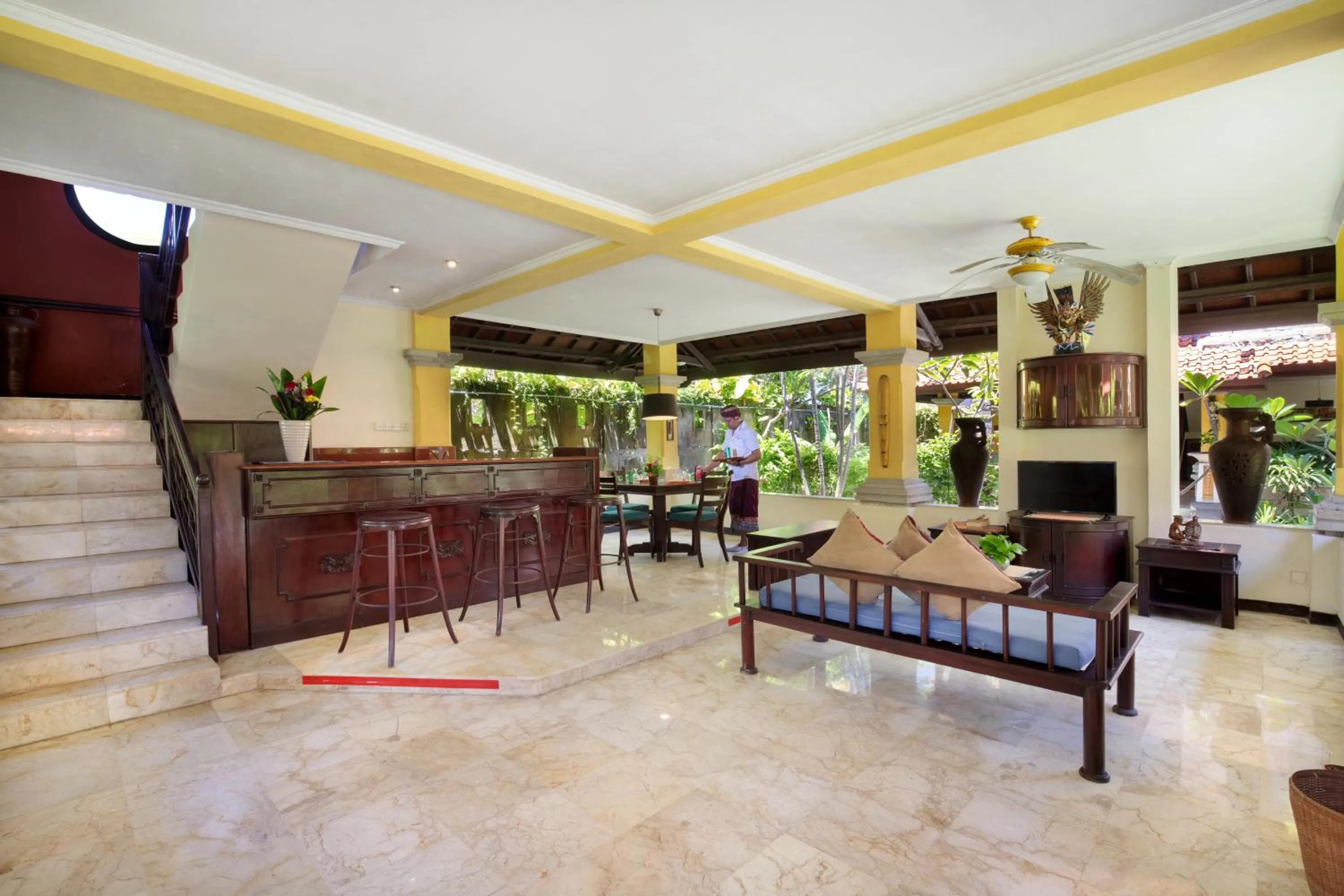 Living room in Royal Hotel and Villa Bali