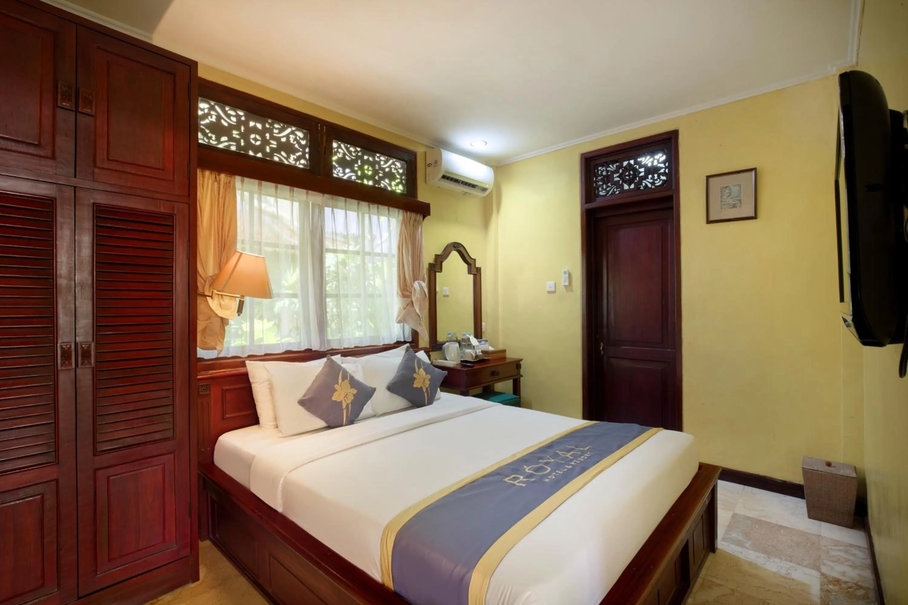 Bedroom, Bed in Royal Hotel and Villa Bali