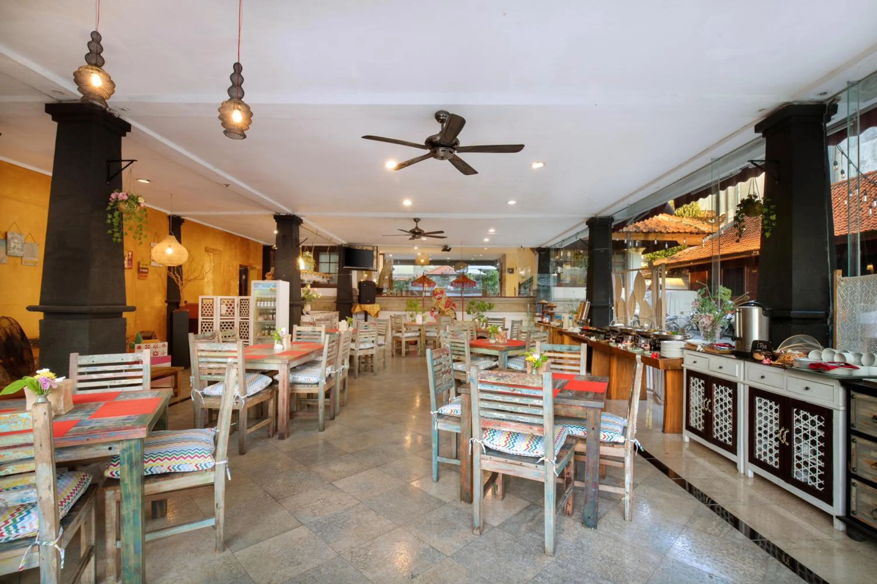 Restaurant/places to eat in Royal Hotel and Villa Bali