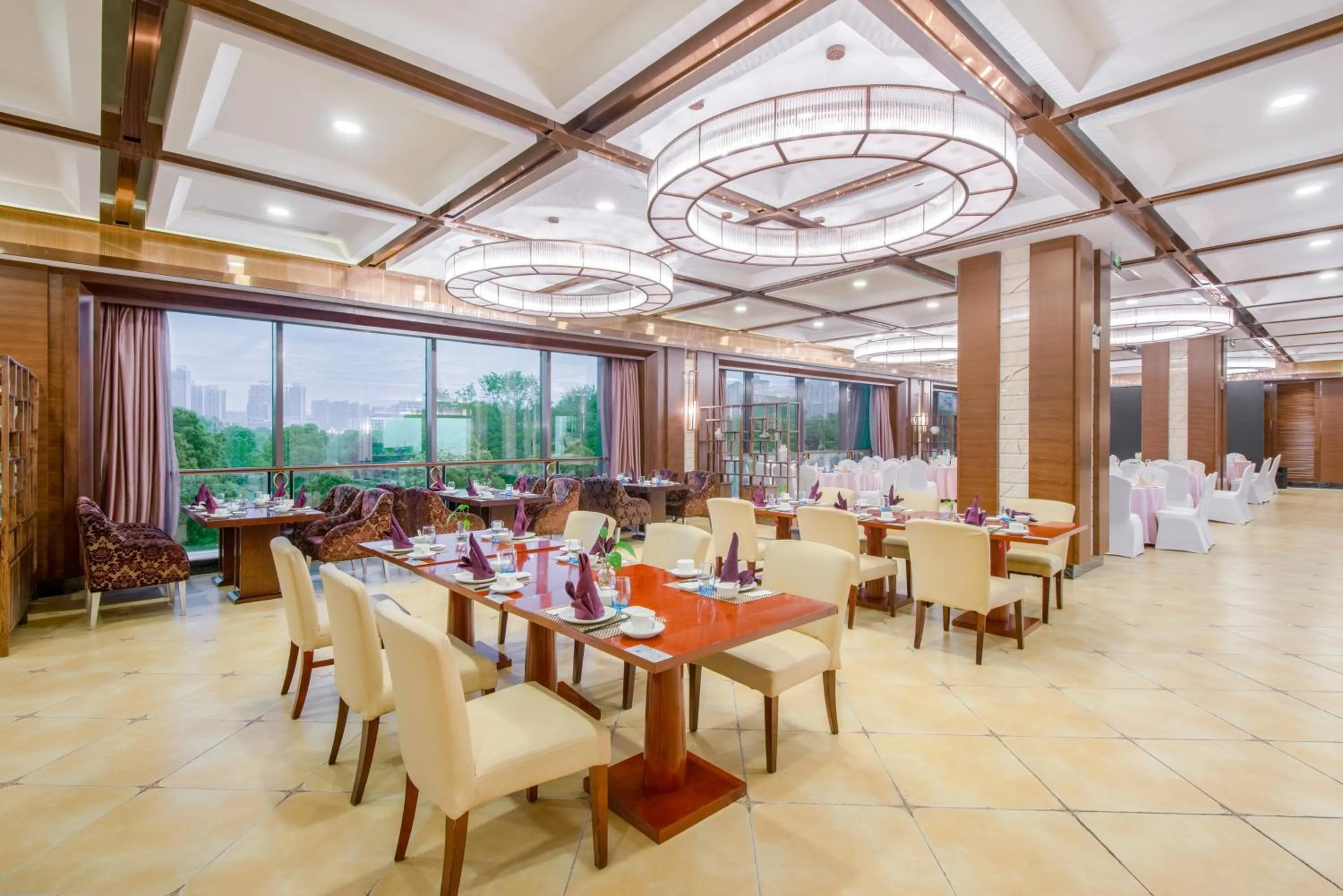 Restaurant/places to eat in Holiday Inn Changzhou Wujin by IHG