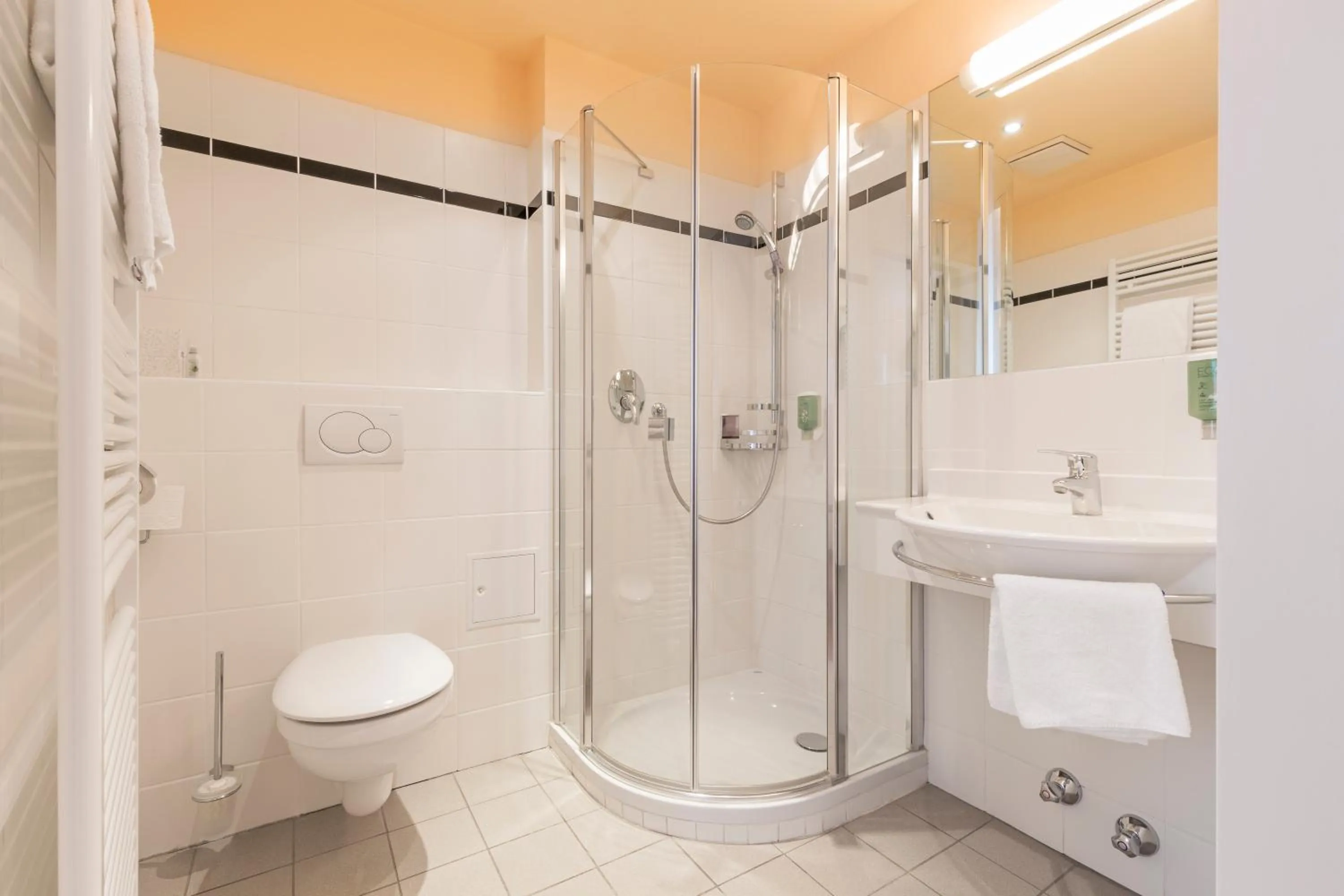 Bathroom in Hotel Restaurant Höldrichsmühle