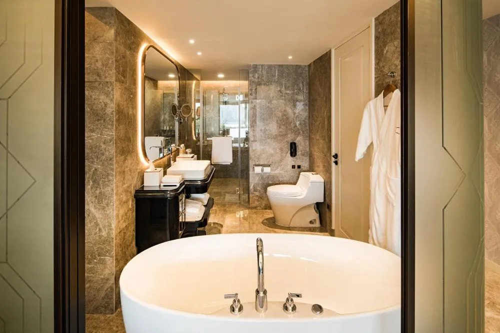 Oriental Riverside Bund View Hotel (Shanghai International Convention Center)