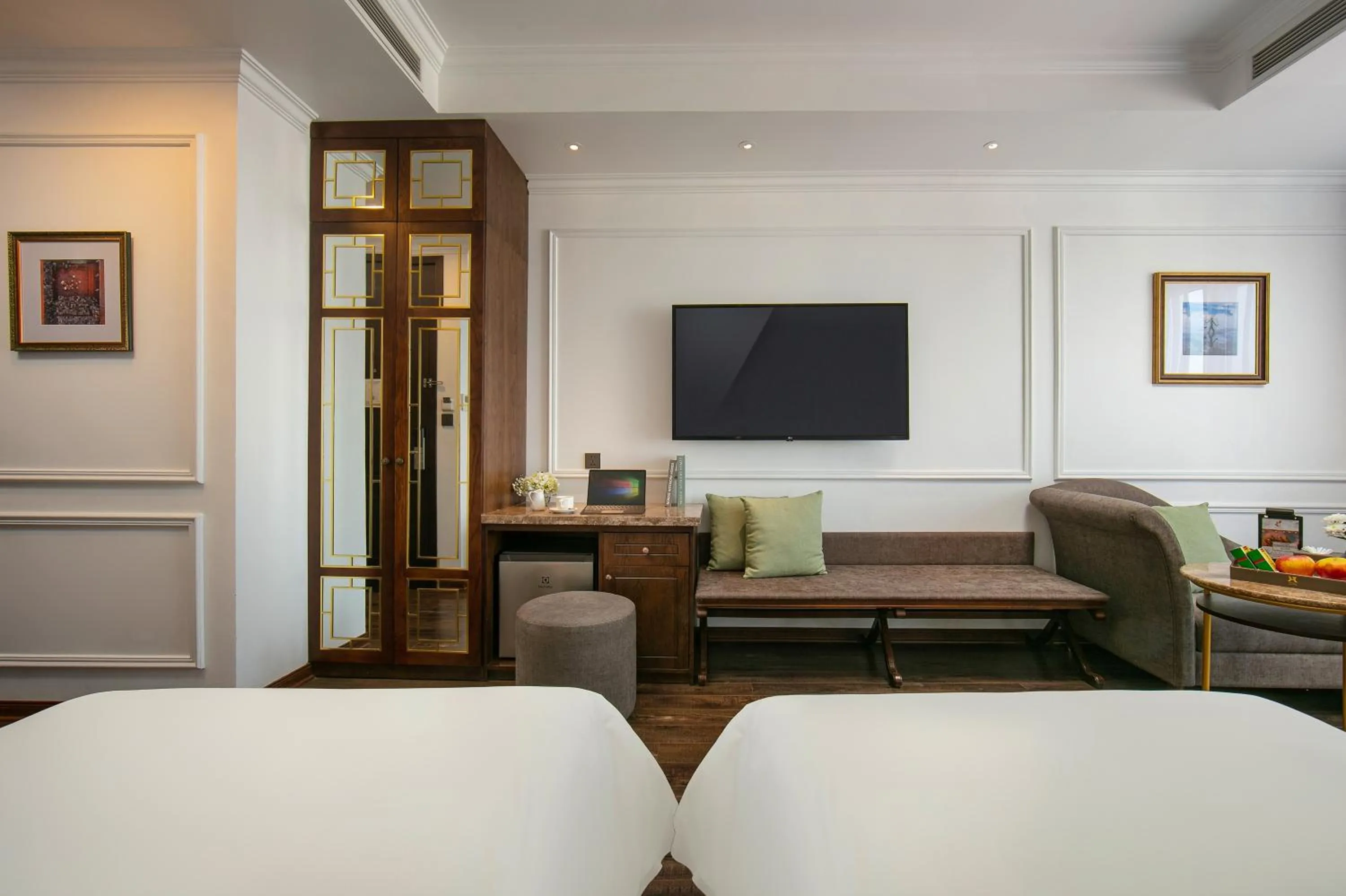 Seating area, Bed in Hanoi Allure Hotel