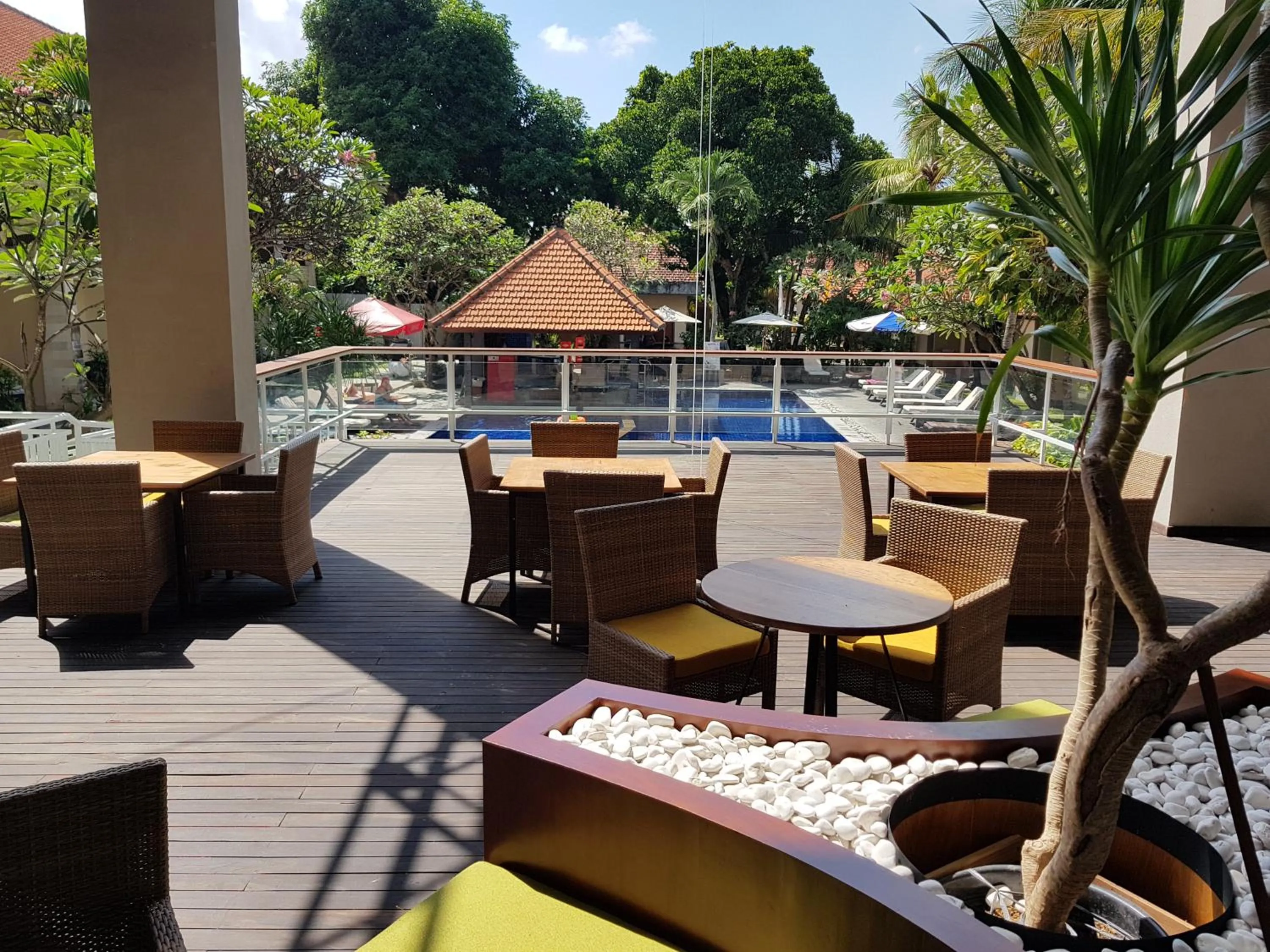 Lounge or bar in New Garden View Resort