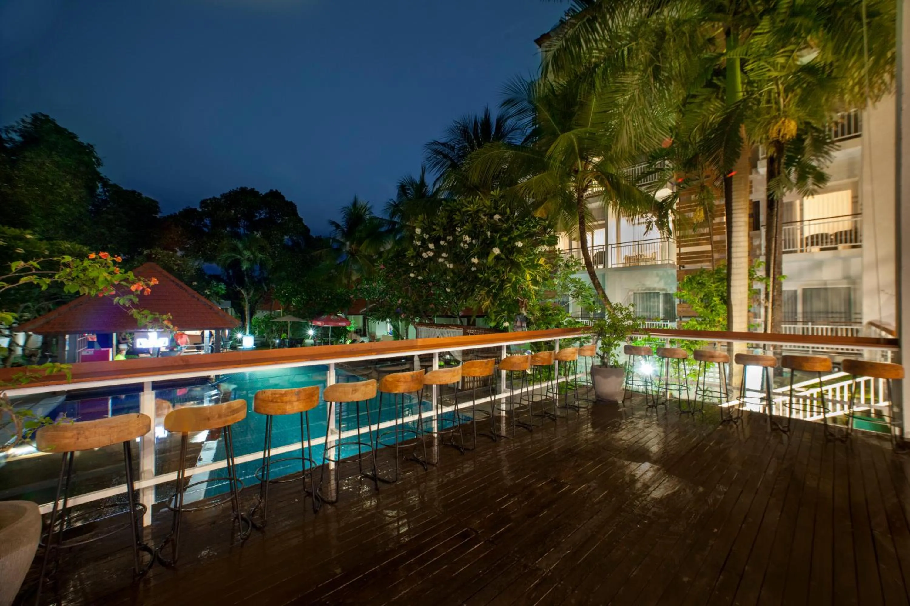 Restaurant/places to eat in New Garden View Resort