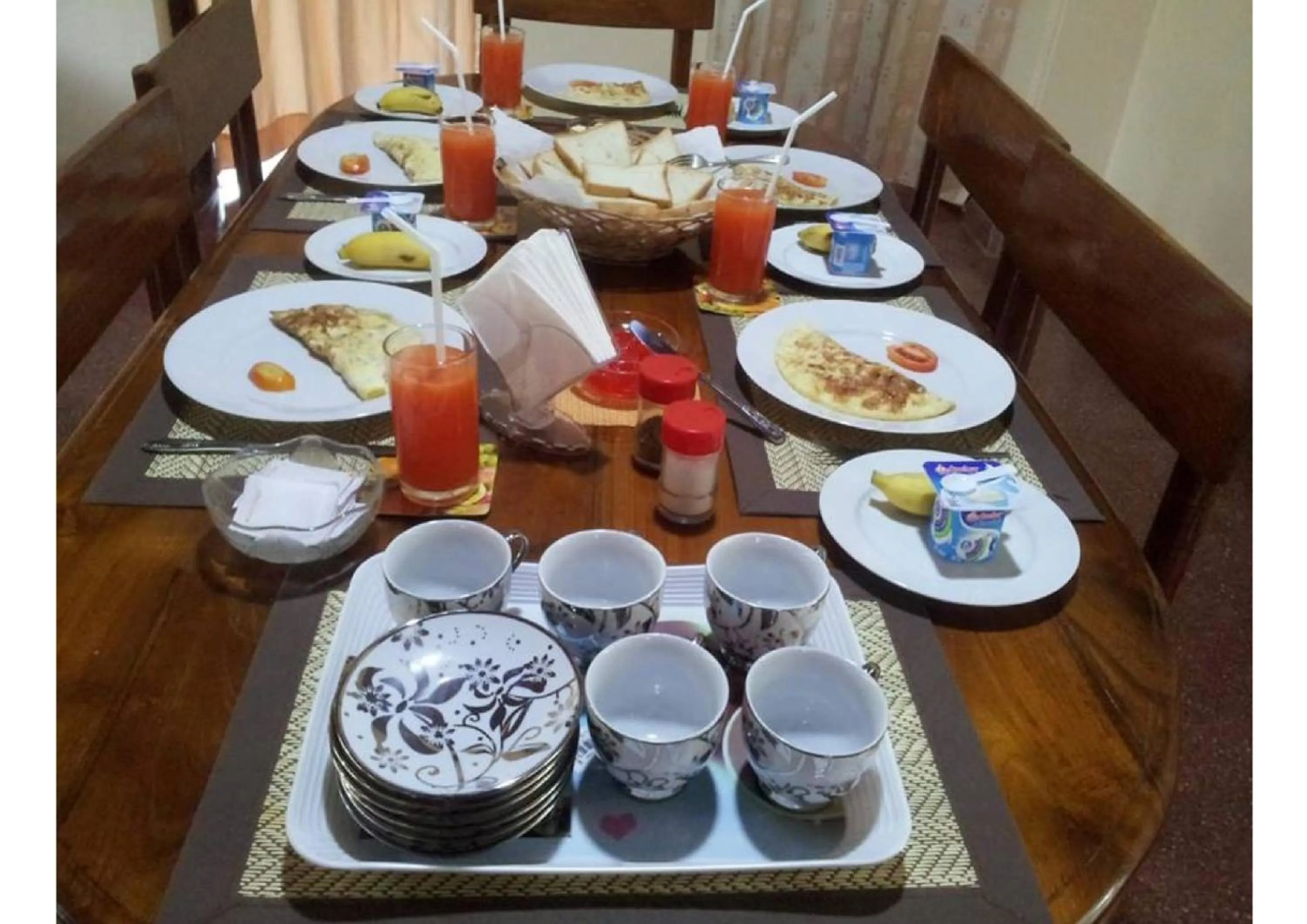 Continental breakfast in Mama's Hostel by Taprobane
