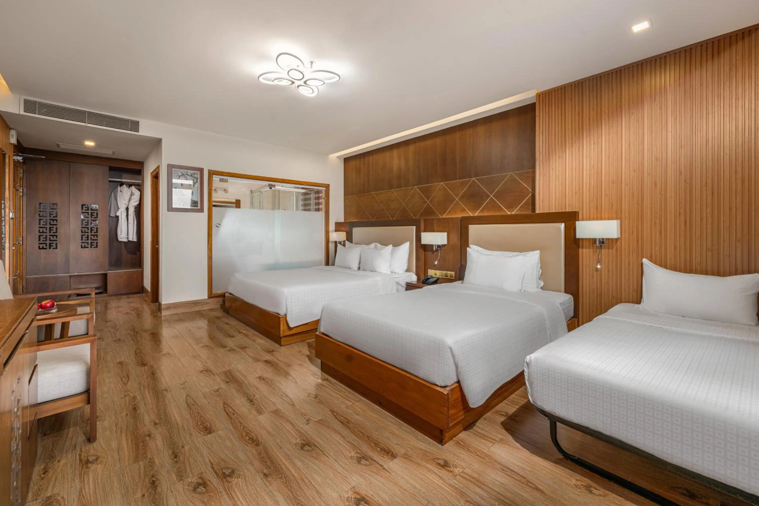 Photo of the whole room, Bed in Nhu Minh Plaza Danang Hotel