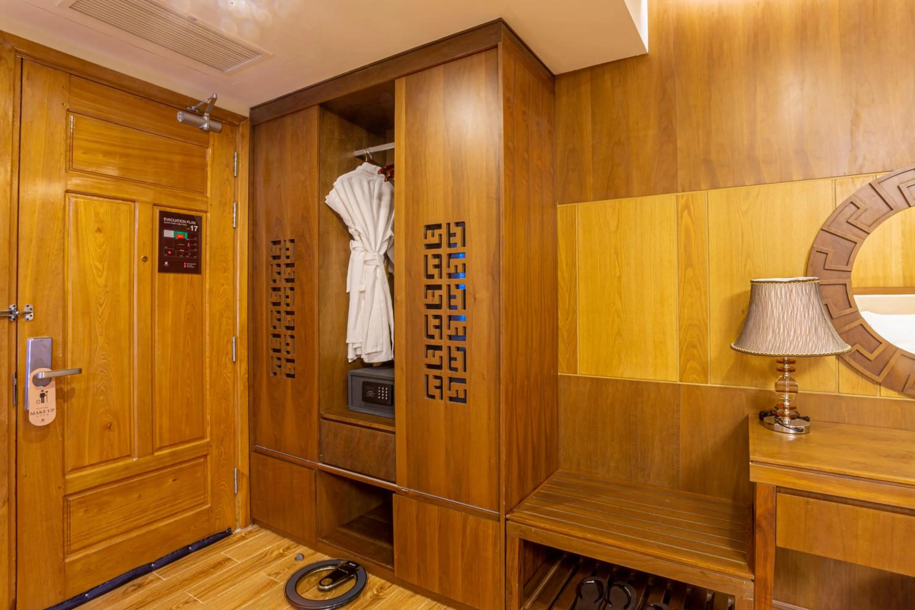 wardrobe in Nhu Minh Plaza Danang Hotel