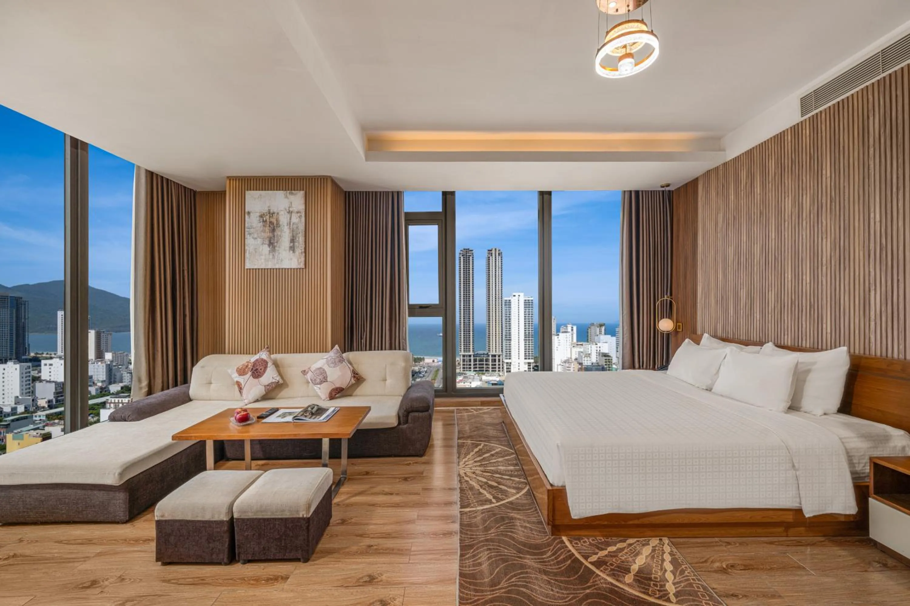 View (from property/room), Bed in Nhu Minh Plaza Danang Hotel