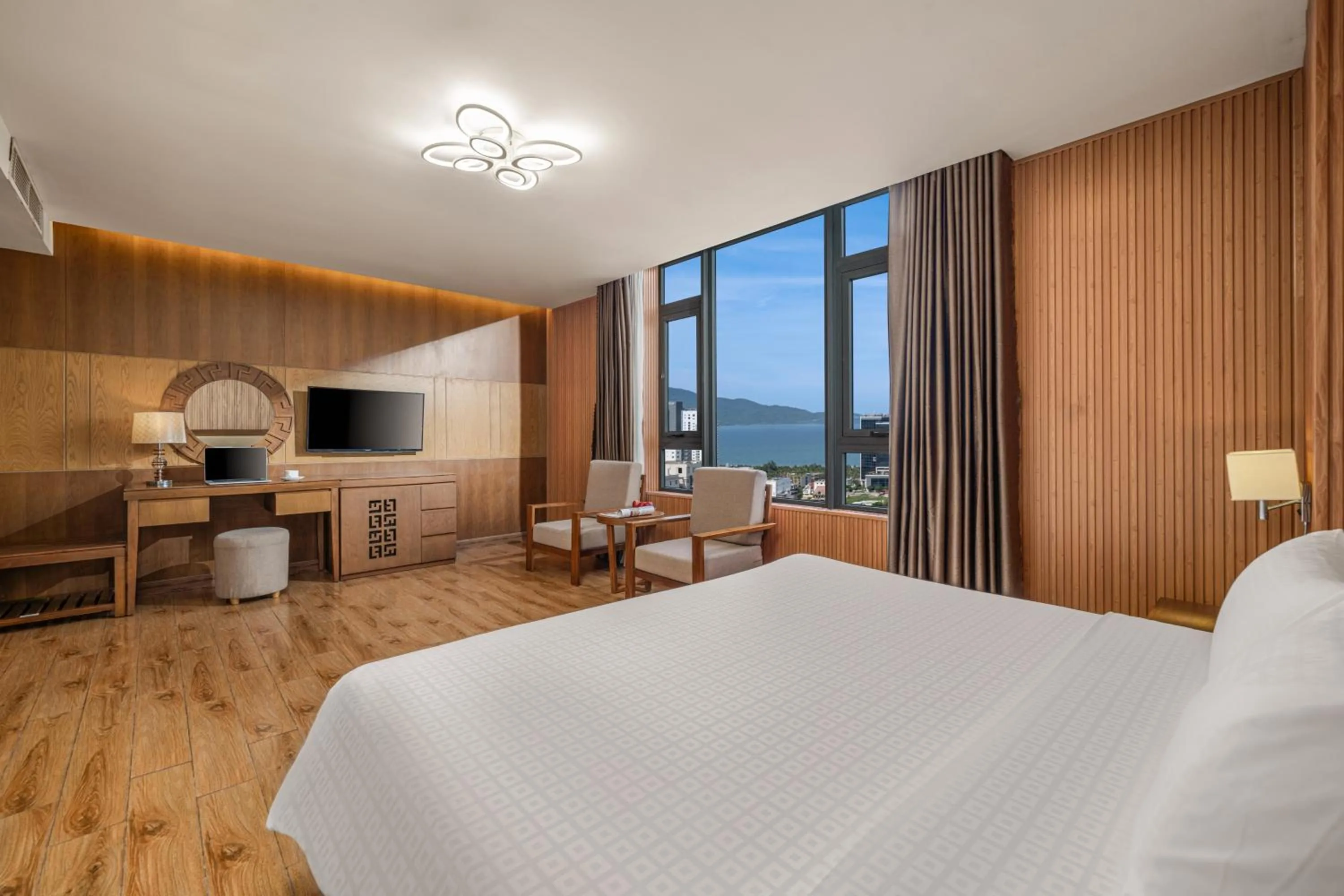 Photo of the whole room, Bed in Nhu Minh Plaza Danang Hotel