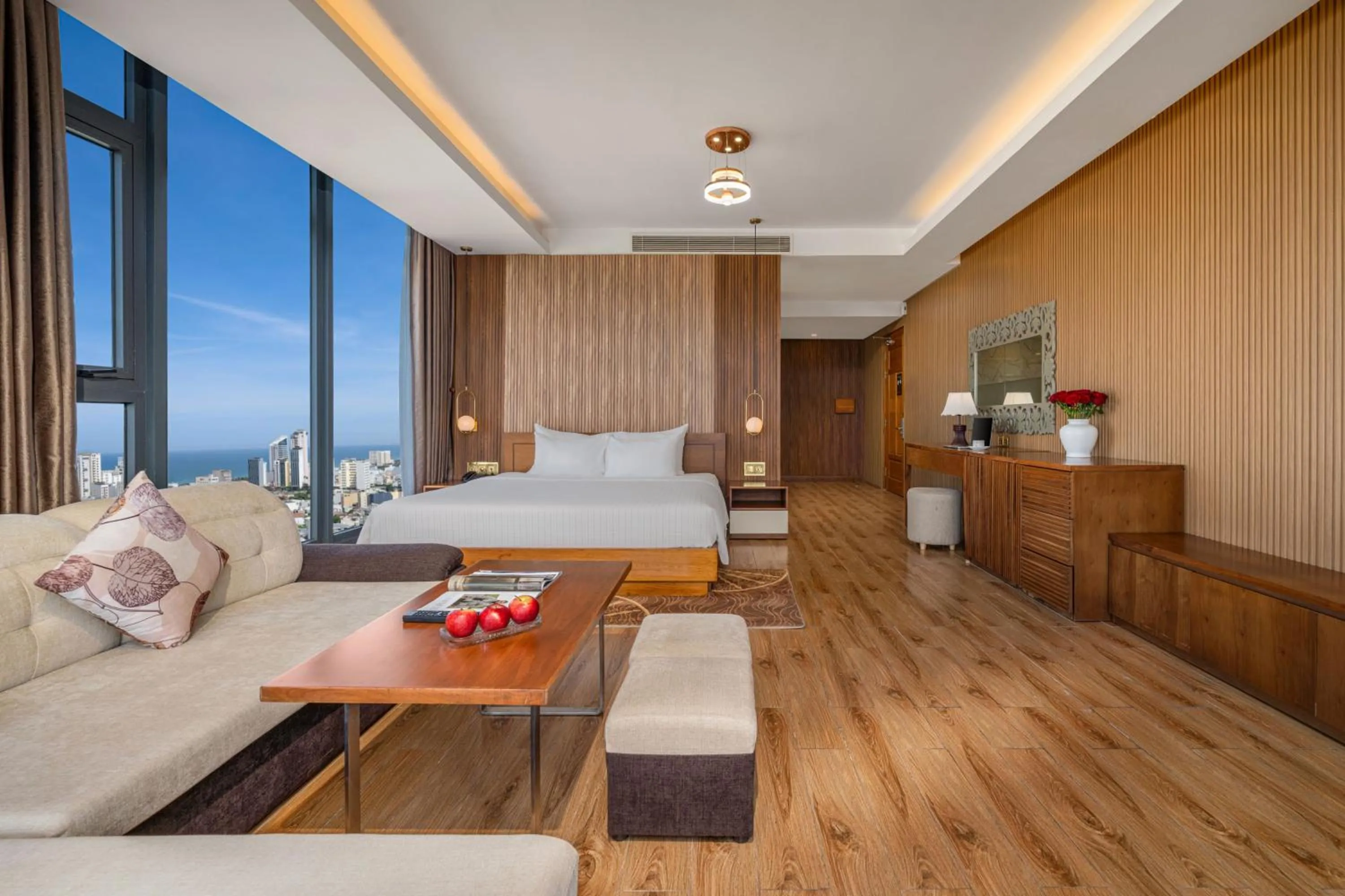 Photo of the whole room, Bed in Nhu Minh Plaza Danang Hotel