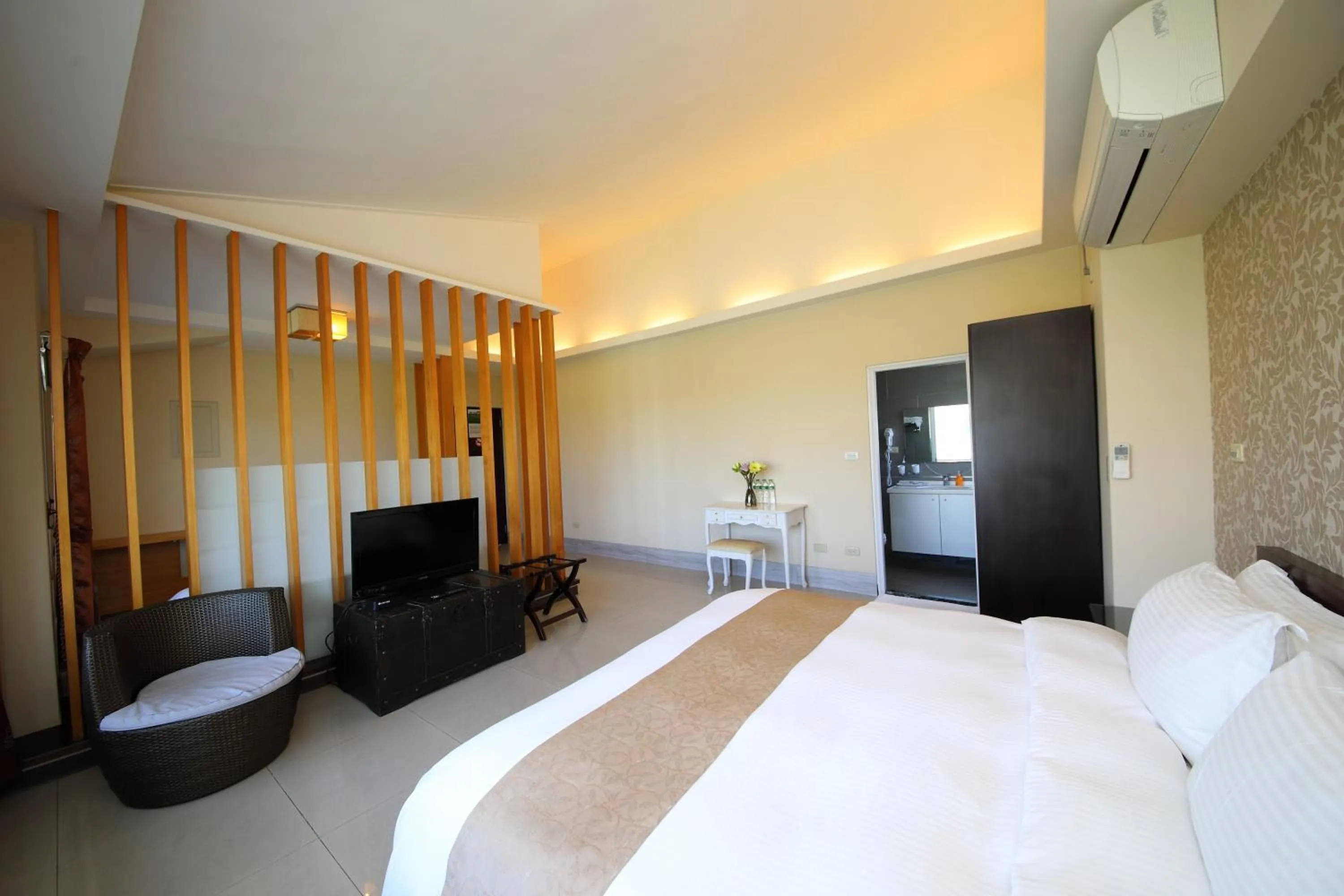 Photo of the whole room, Bed in Yue Ya Guan Homestay