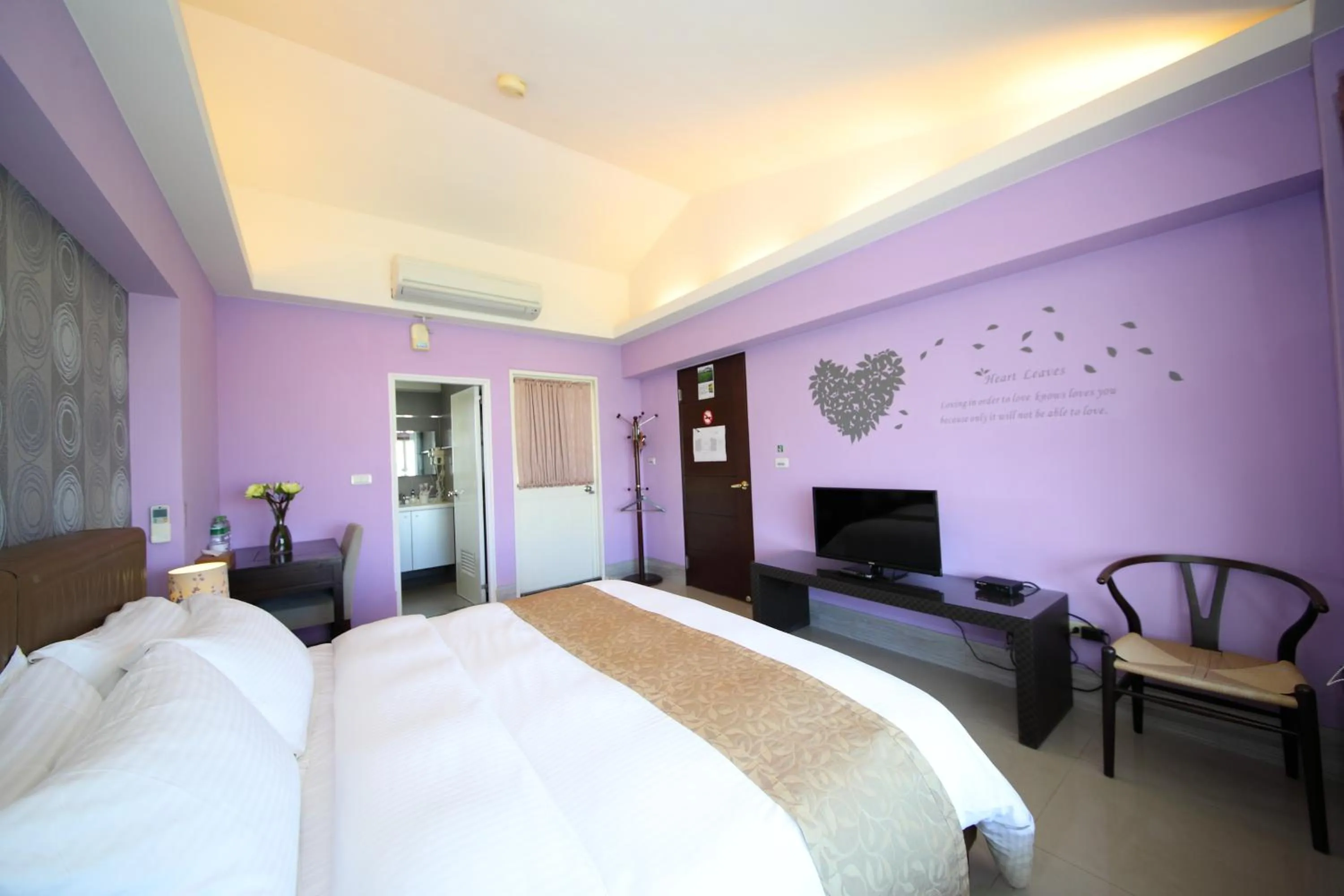 Photo of the whole room, Bed in Yue Ya Guan Homestay