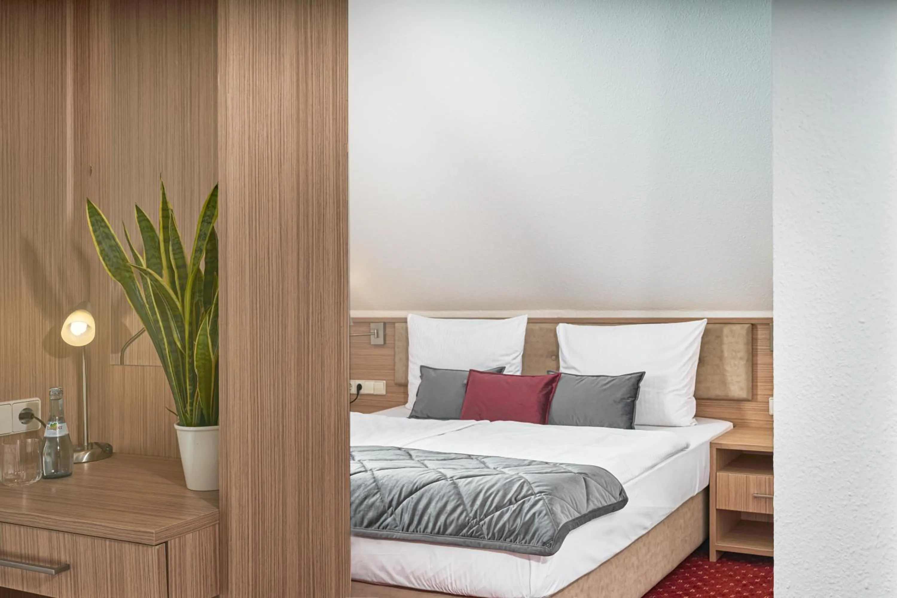 Bedroom, Bed in Apart Business Hotel