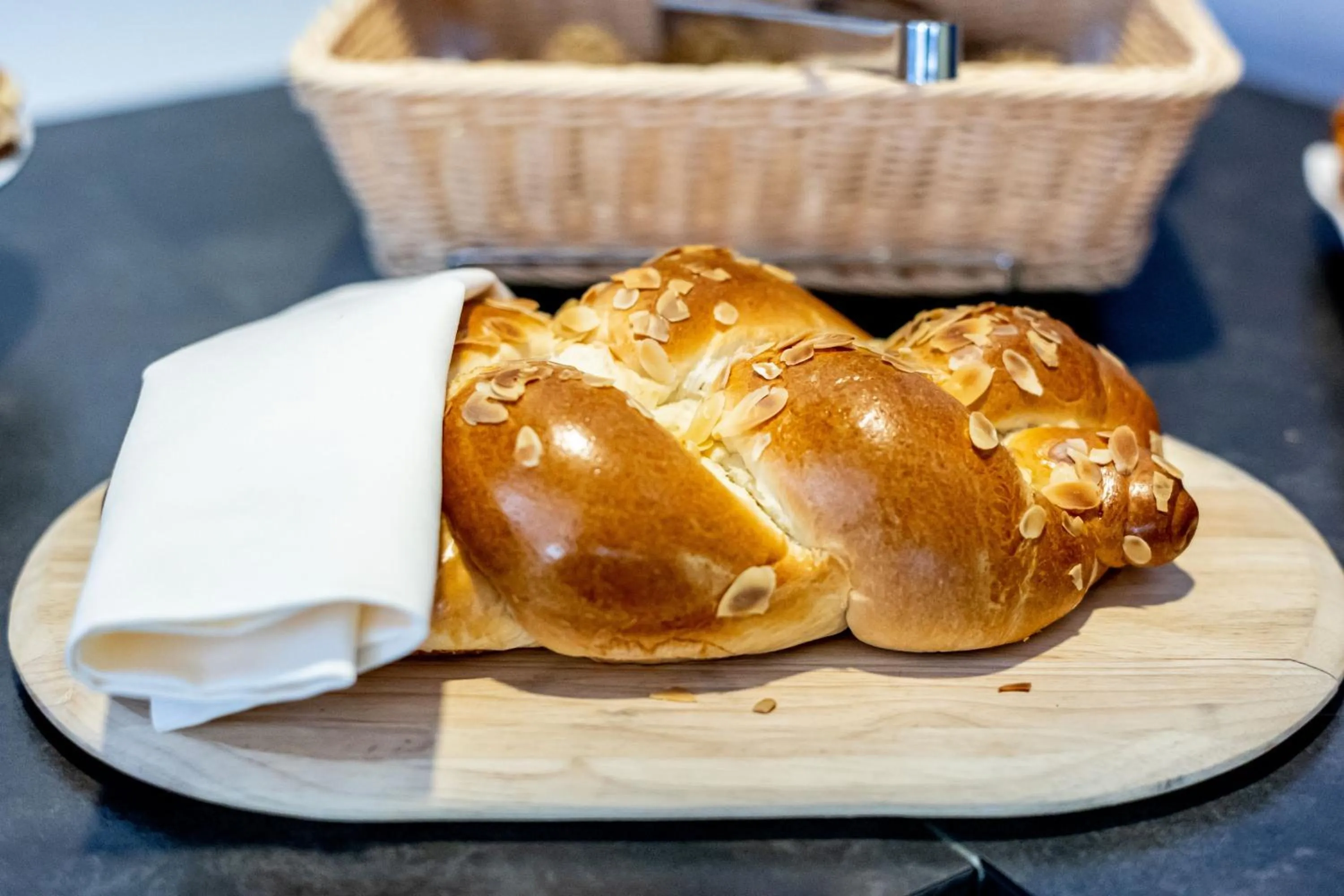 Breakfast in Lenas Donau Hotel
