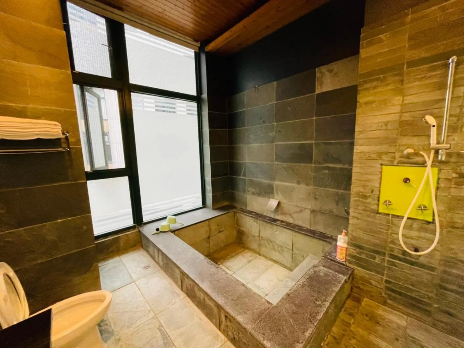 Chiuan Jia Hot Spring House