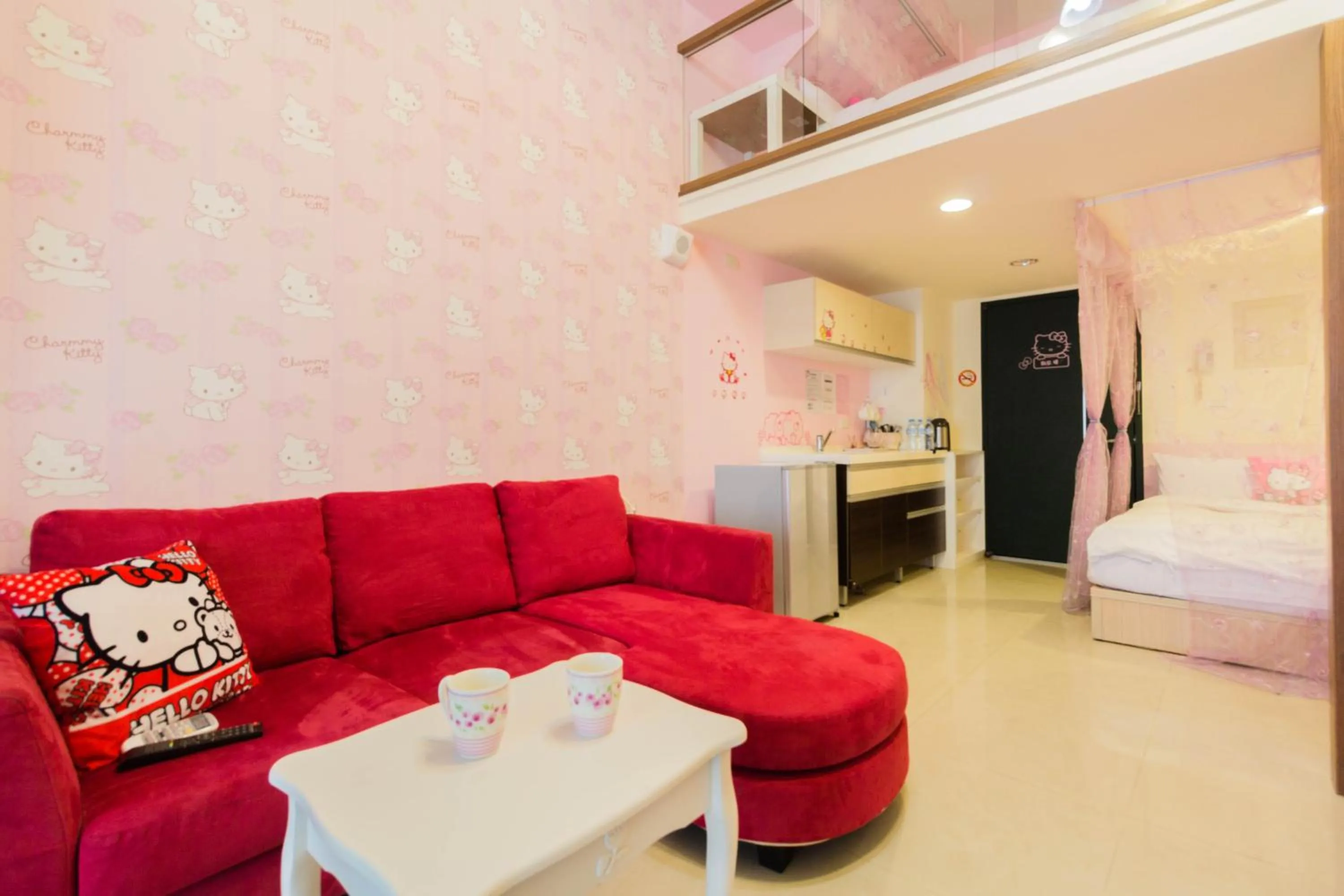 Bed in Chiuan Jia Hot Spring House