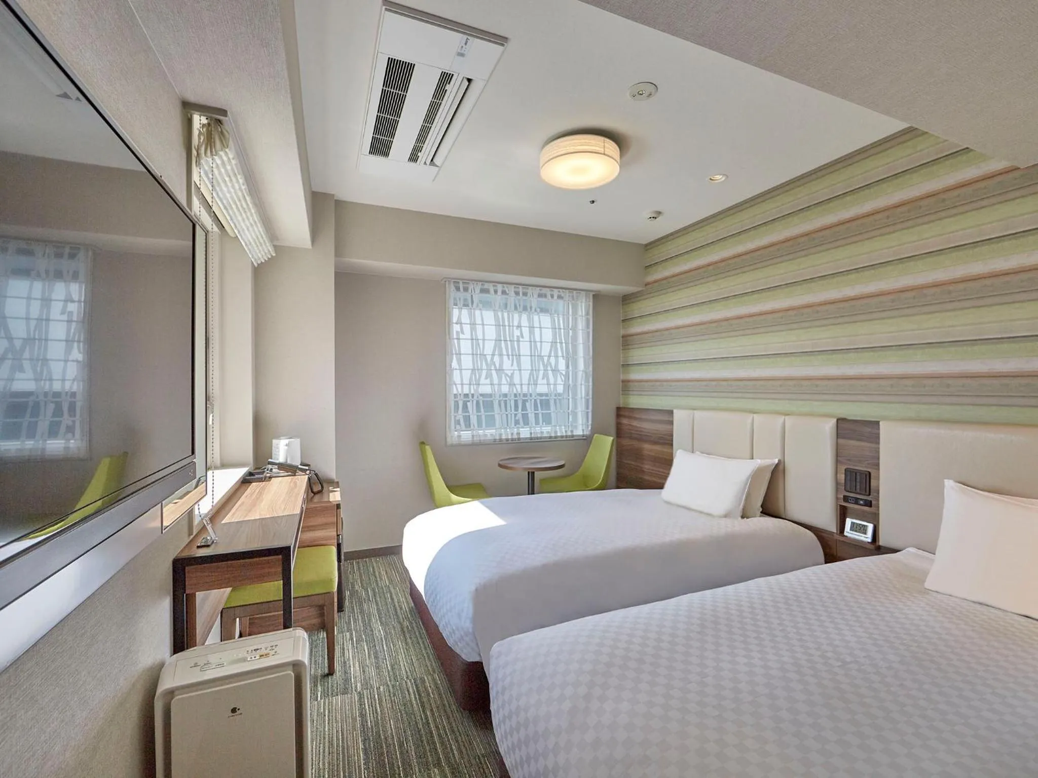 Photo of the whole room, Bed in Hearton Hotel Shinsaibashi Nagahoridouri