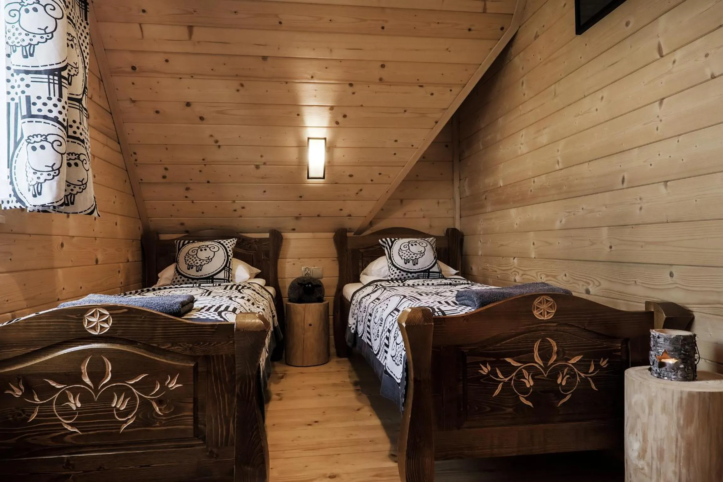Bedroom, Bed in Domki Górskie Janosik, Kwicoł i Pyzdra Jacuzzi, Sauna