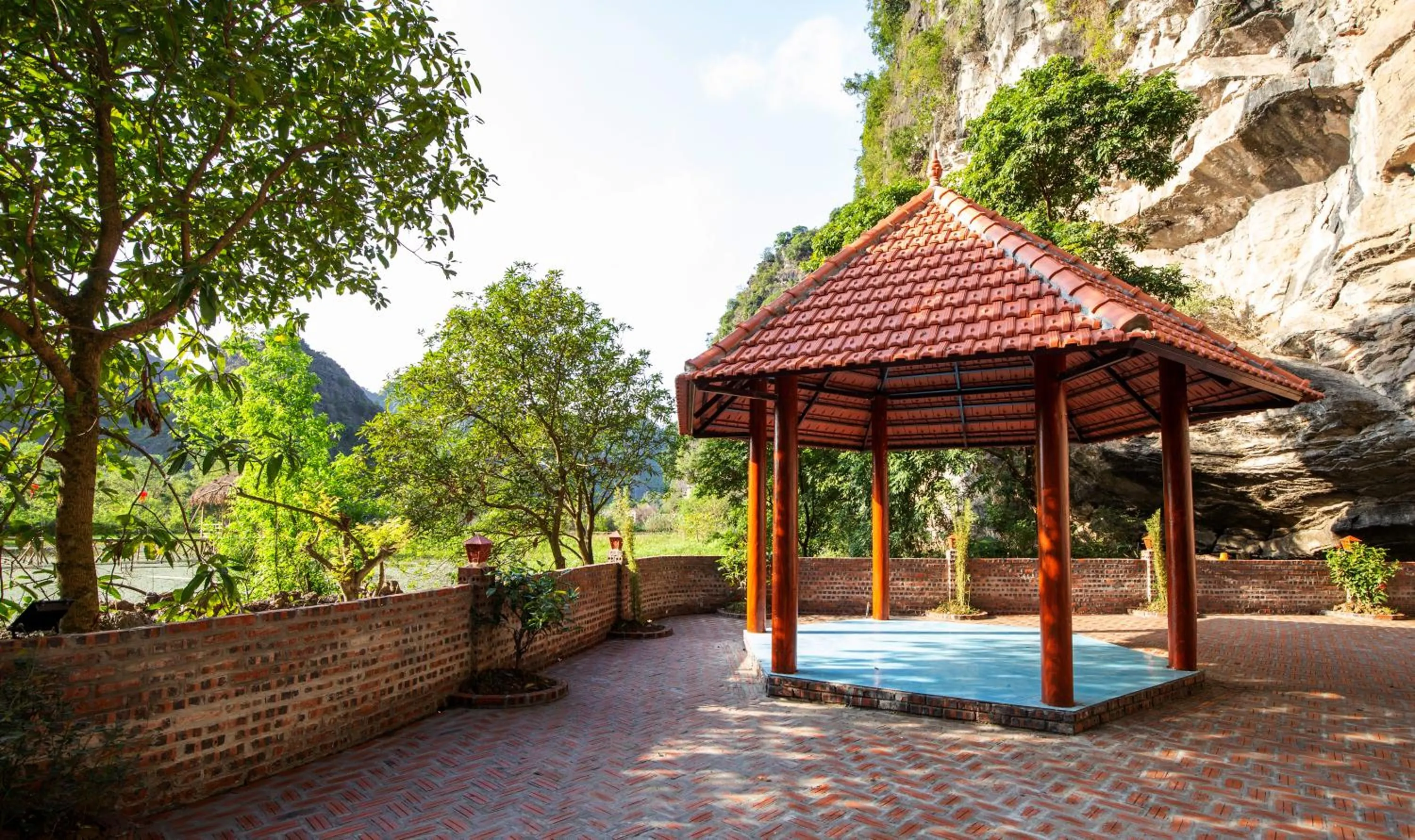 BBQ facilities in Trang An River View Homestay