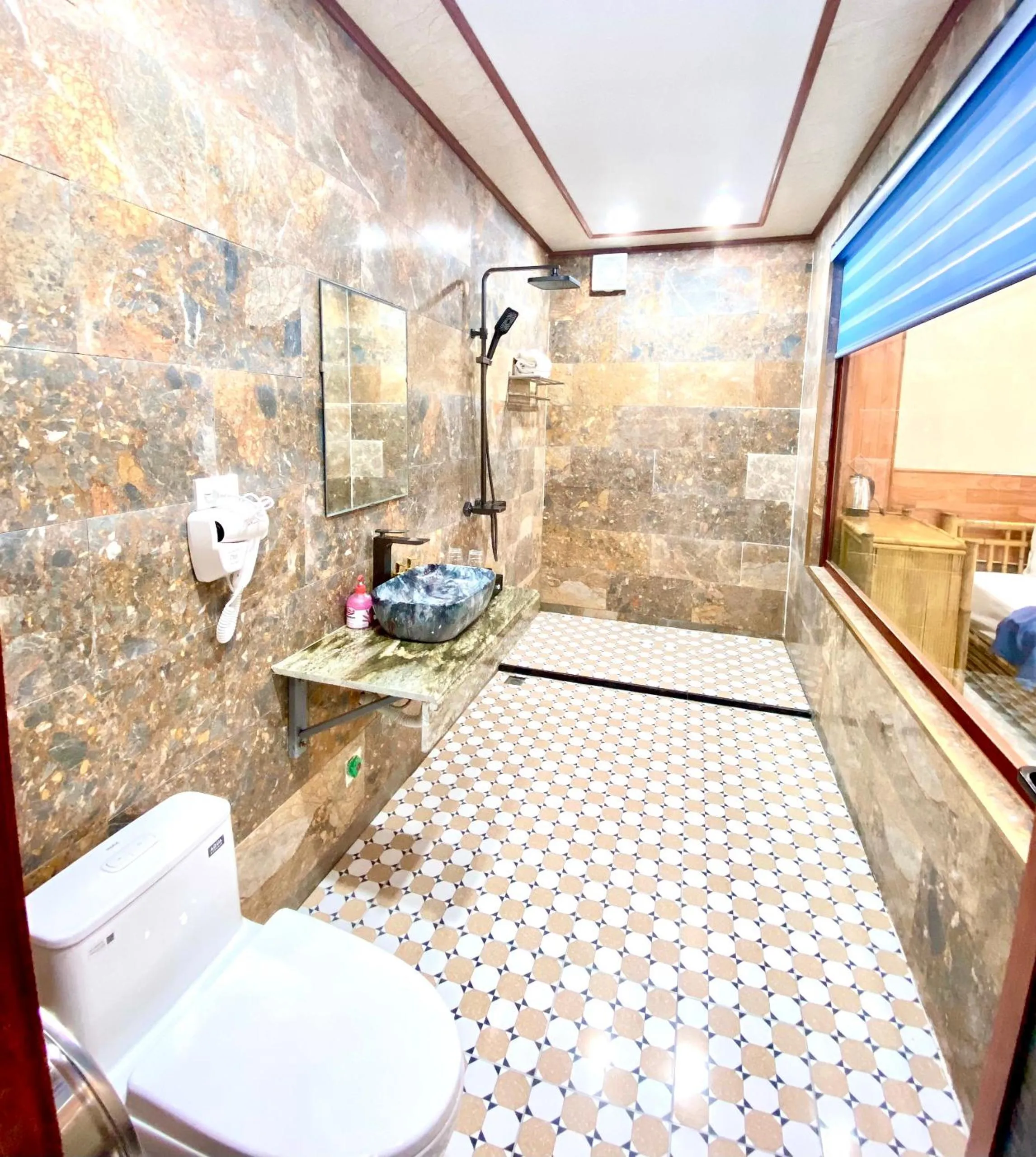 Bathroom in Trang An River View Homestay