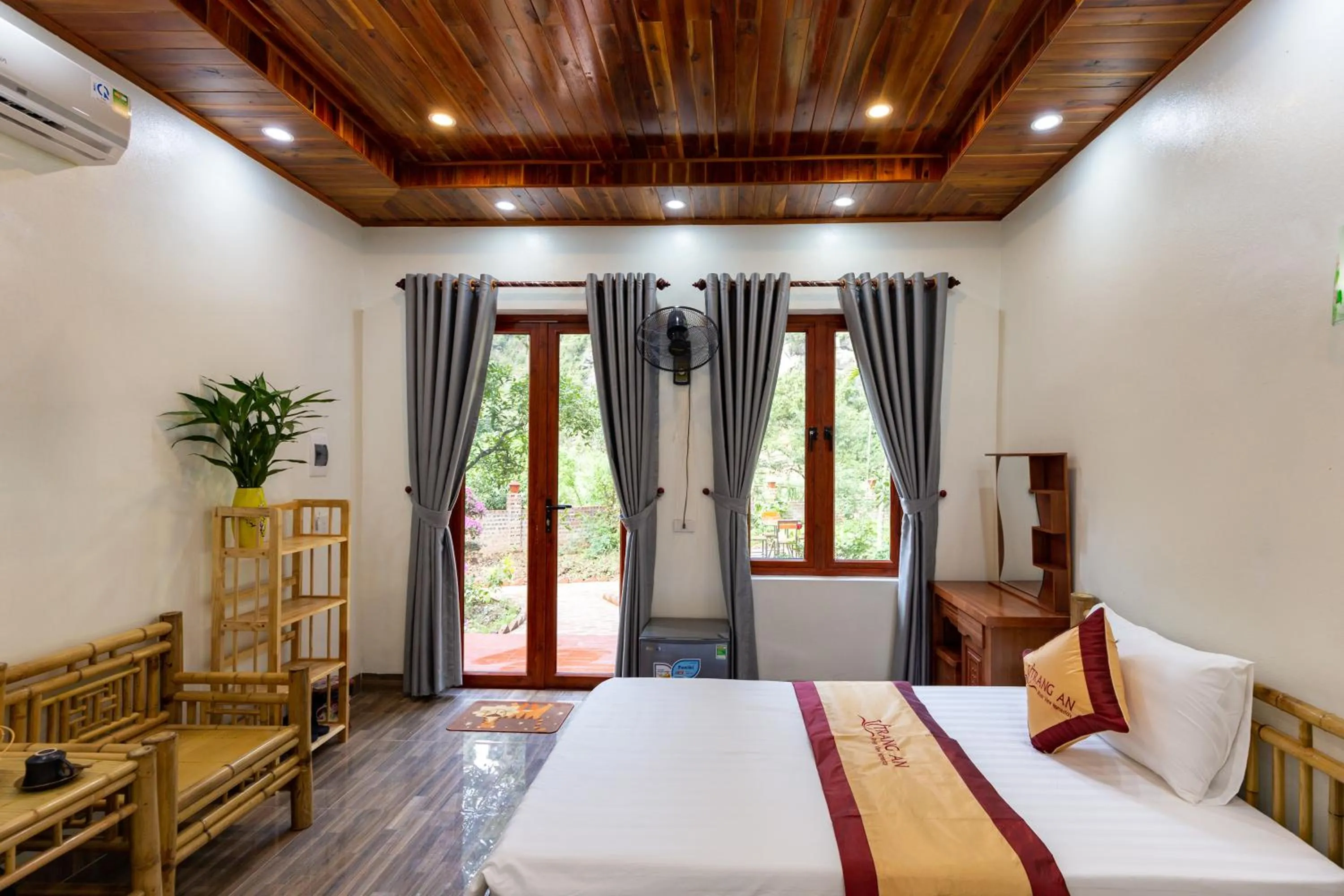 Photo of the whole room, Bed in Trang An River View Homestay