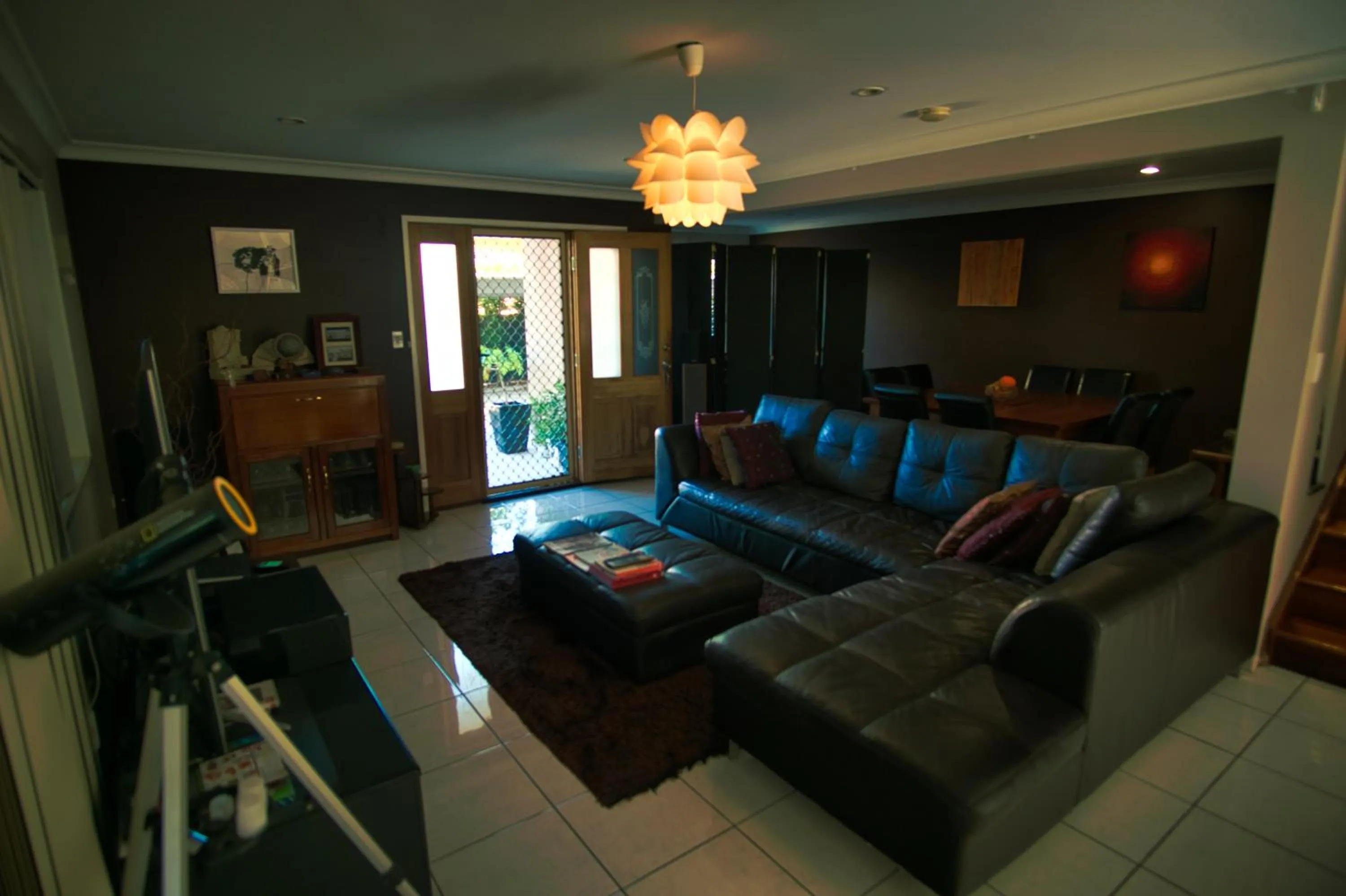 Communal lounge/ TV room in Mount Gravatt Guesthouse