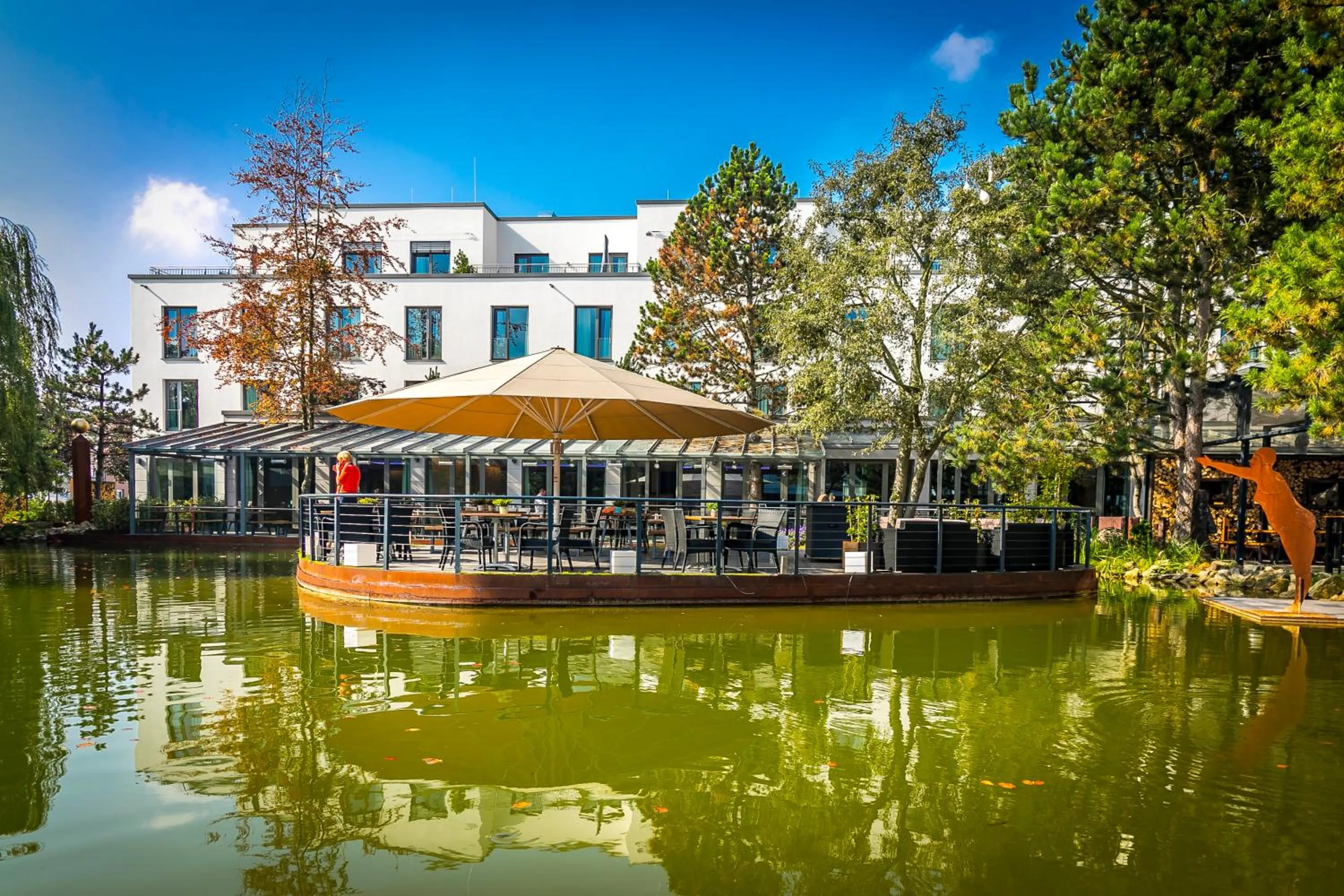 Property building in Wellings Parkhotel