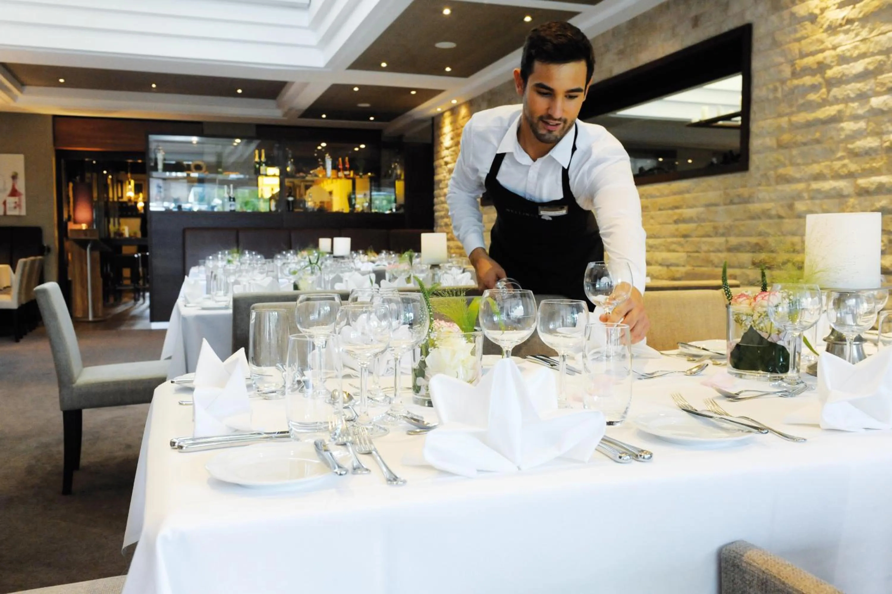 Restaurant/places to eat in Wellings Parkhotel