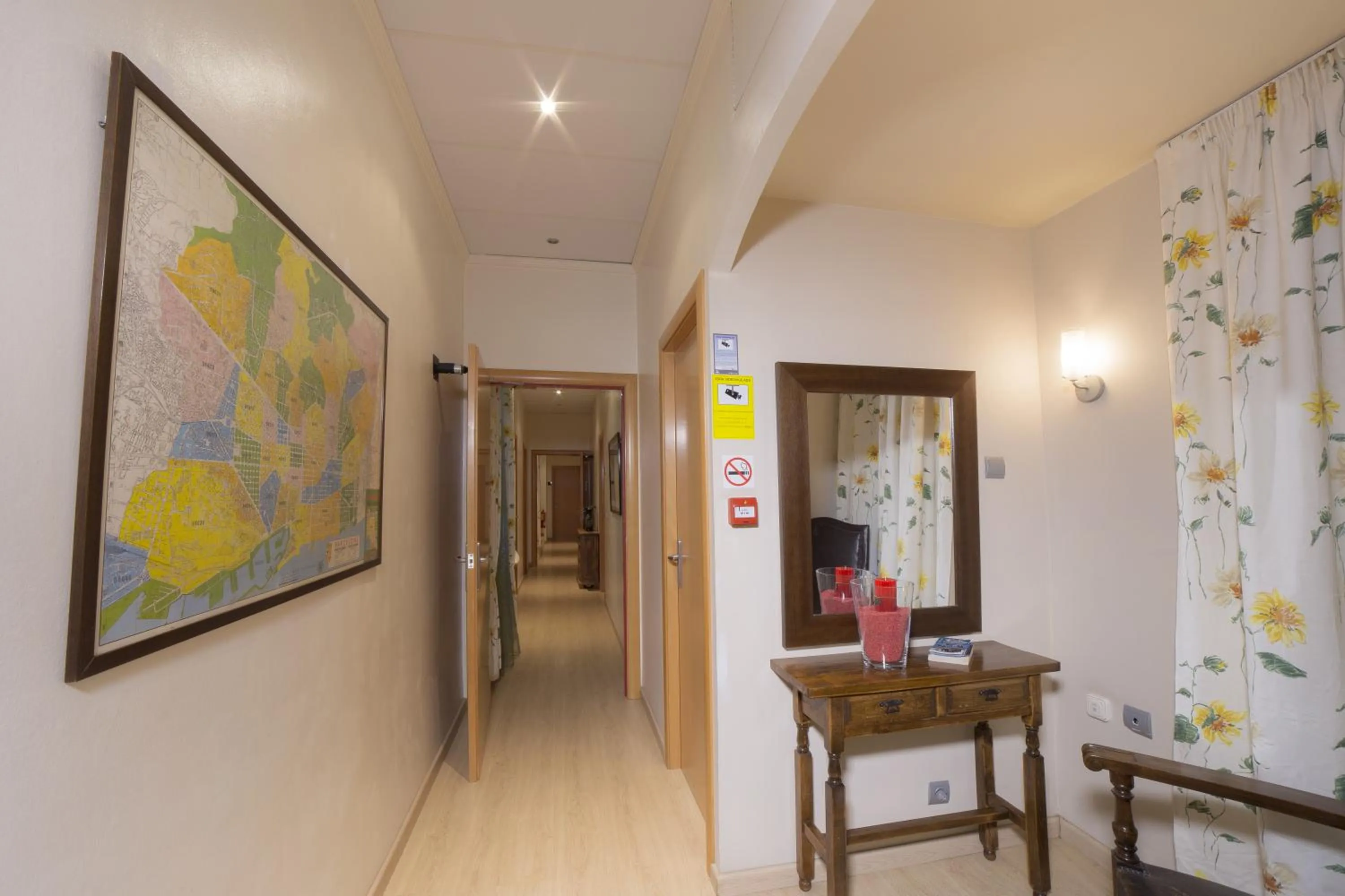 Lobby or reception in Ciudad Condal Hostal - Paseo de Gracia