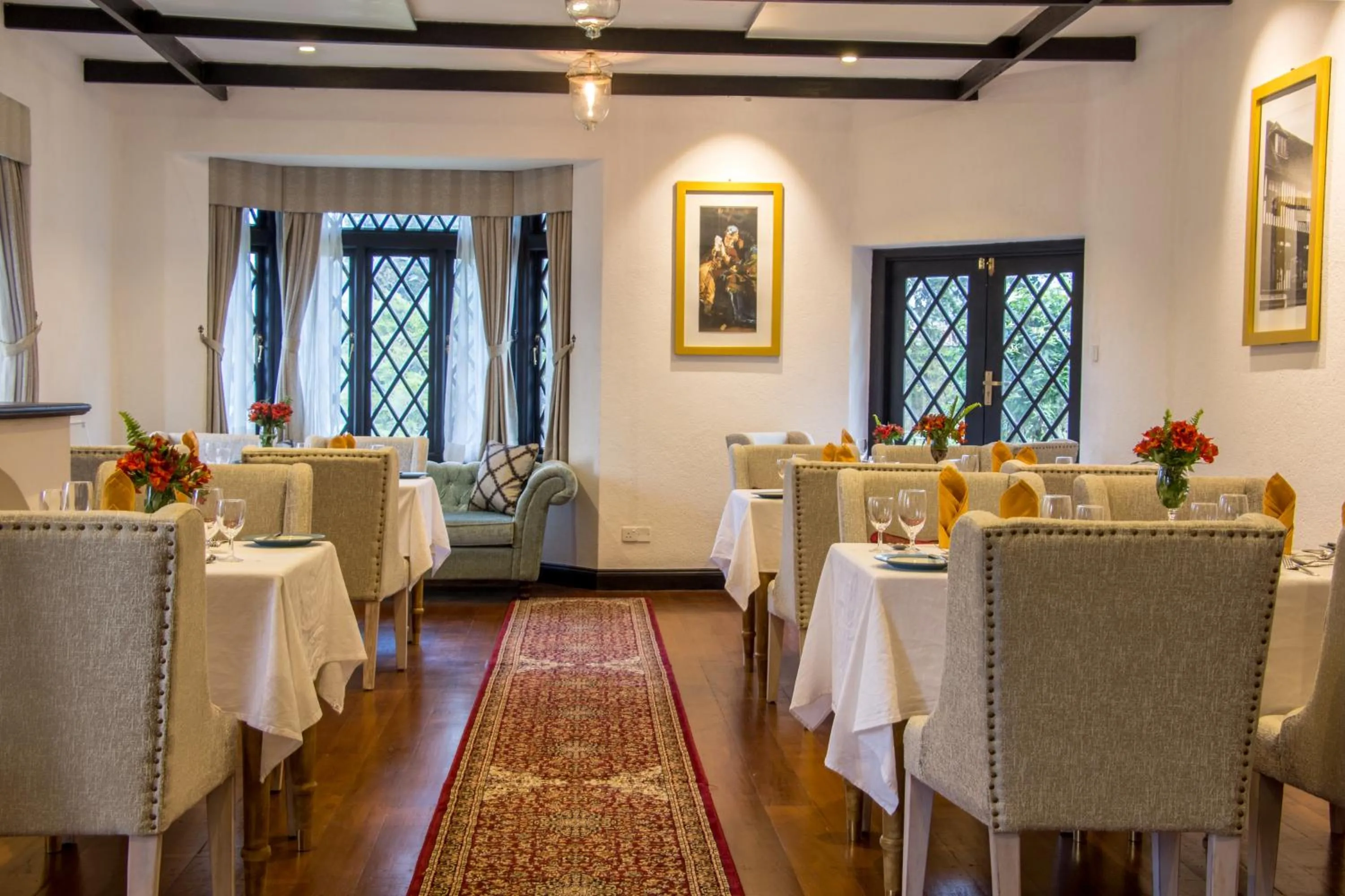 Restaurant/places to eat in Oliphant Boutique Villa by Amaya