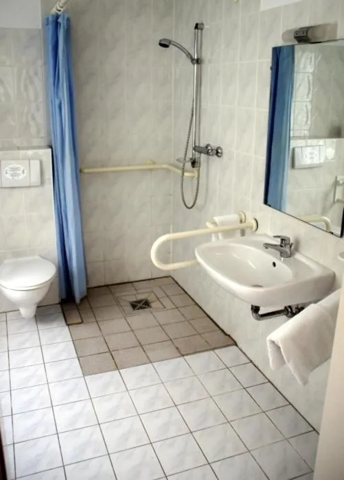 Bathroom in Landhotel Pagram-Frankfurt/Oder