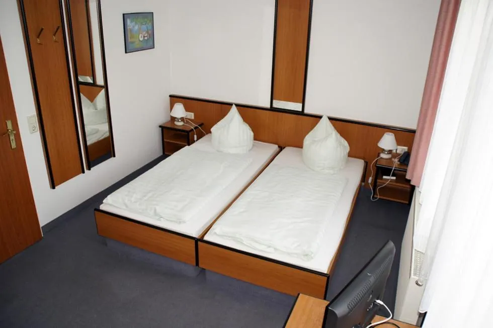 Photo of the whole room, Bed in Landhotel Pagram-Frankfurt/Oder