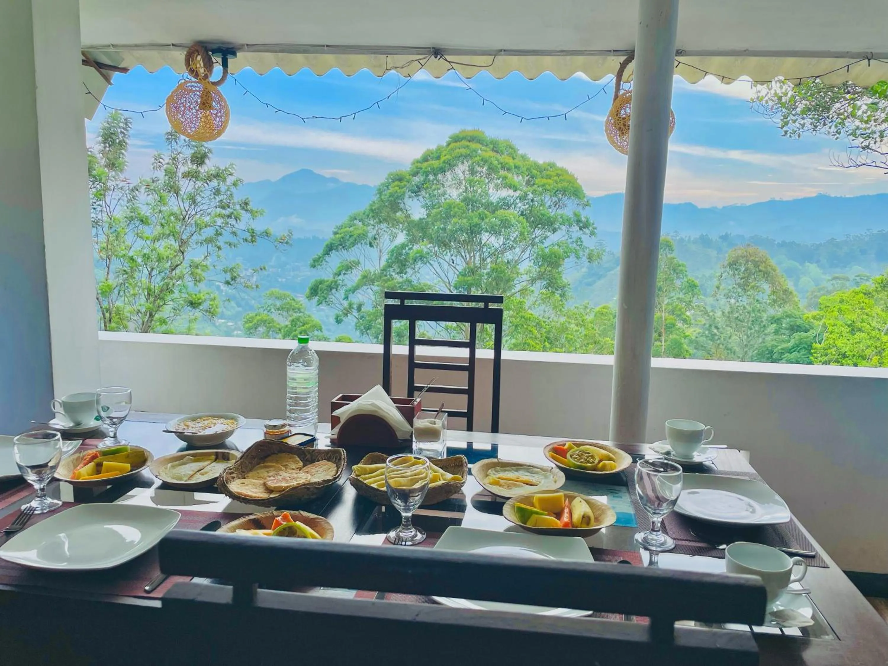 Restaurant/places to eat in Pleasant View Ella