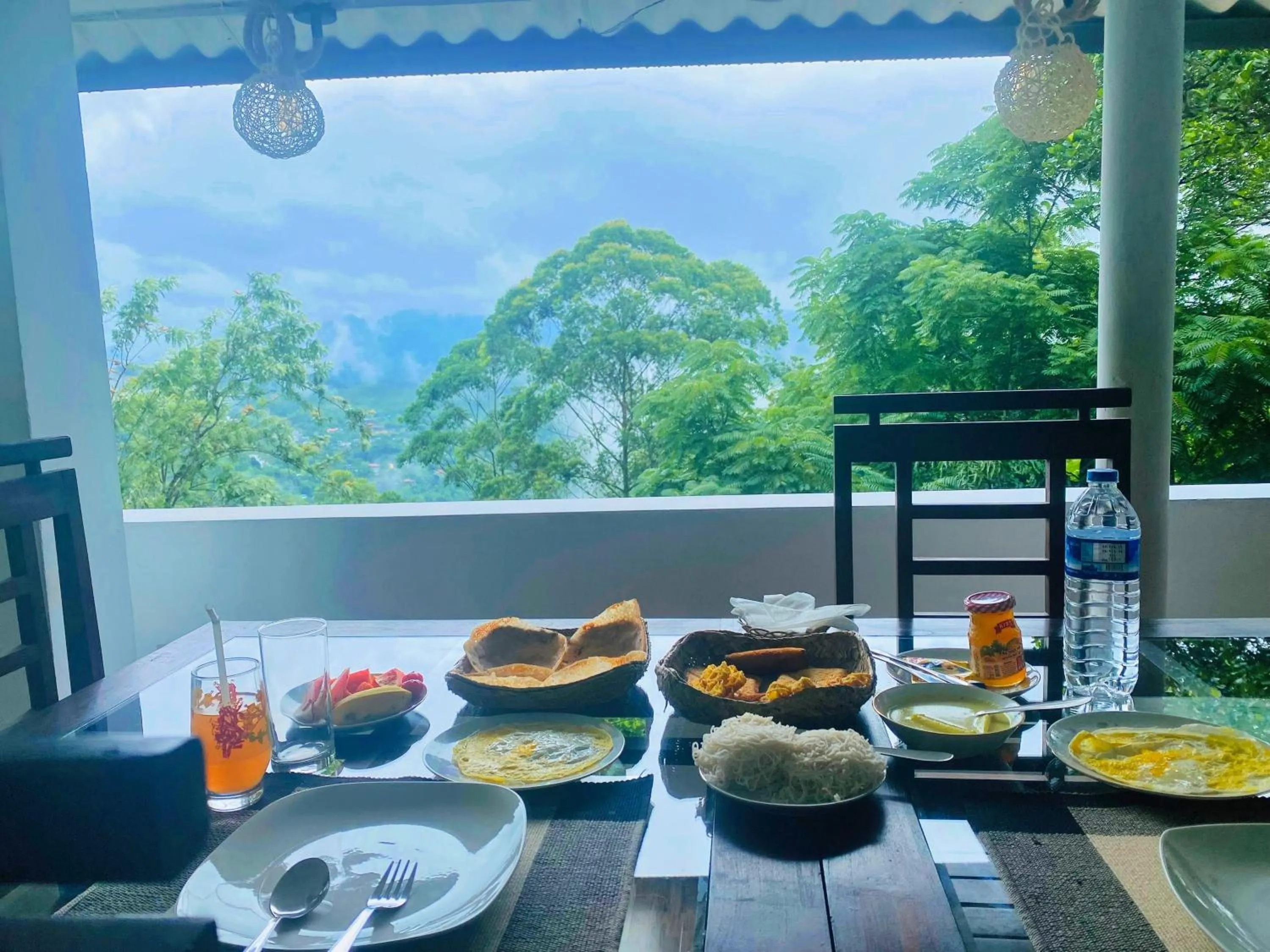 Restaurant/places to eat in Pleasant View Ella