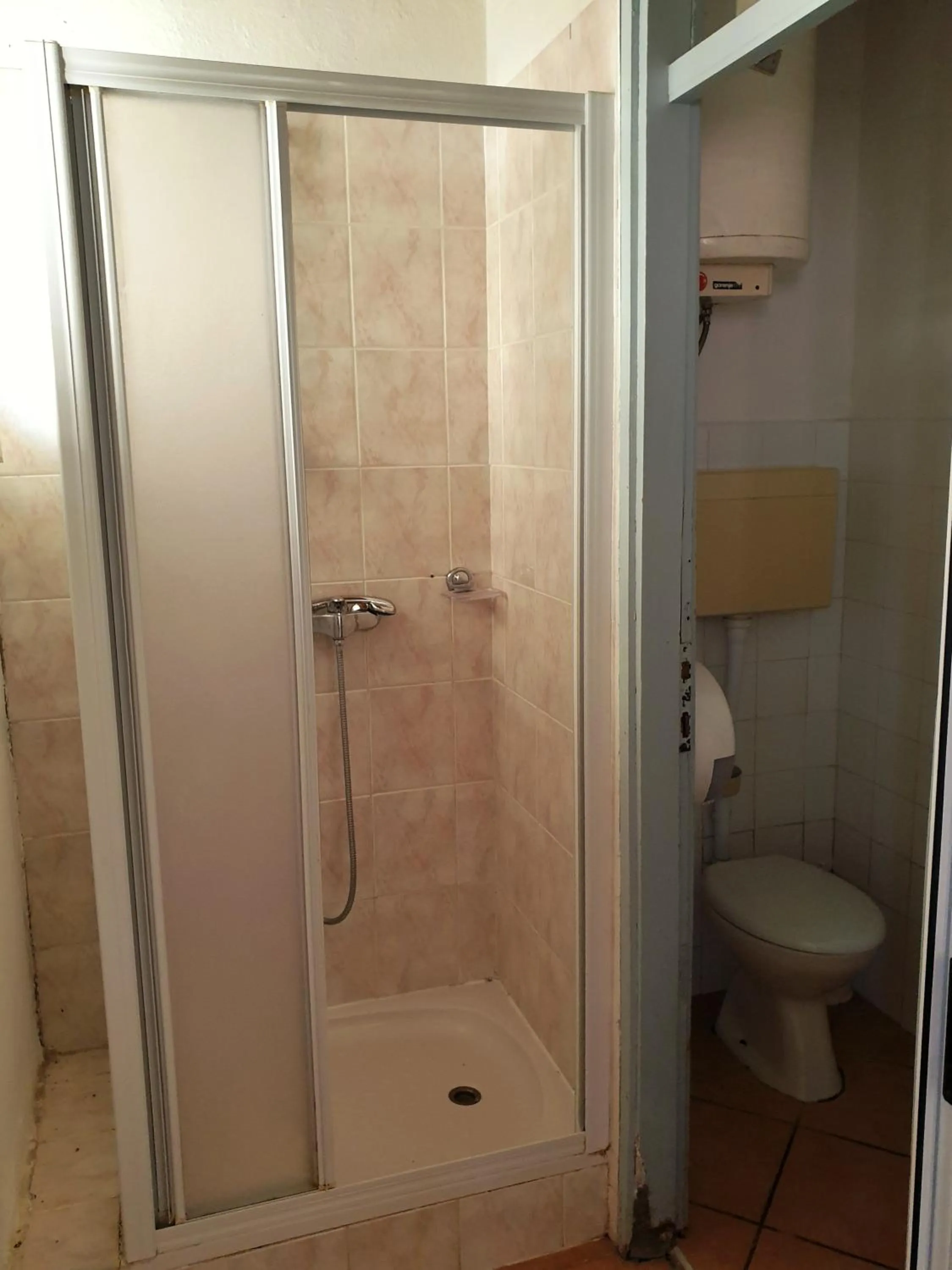 Shower in Family Bungalow Pineta