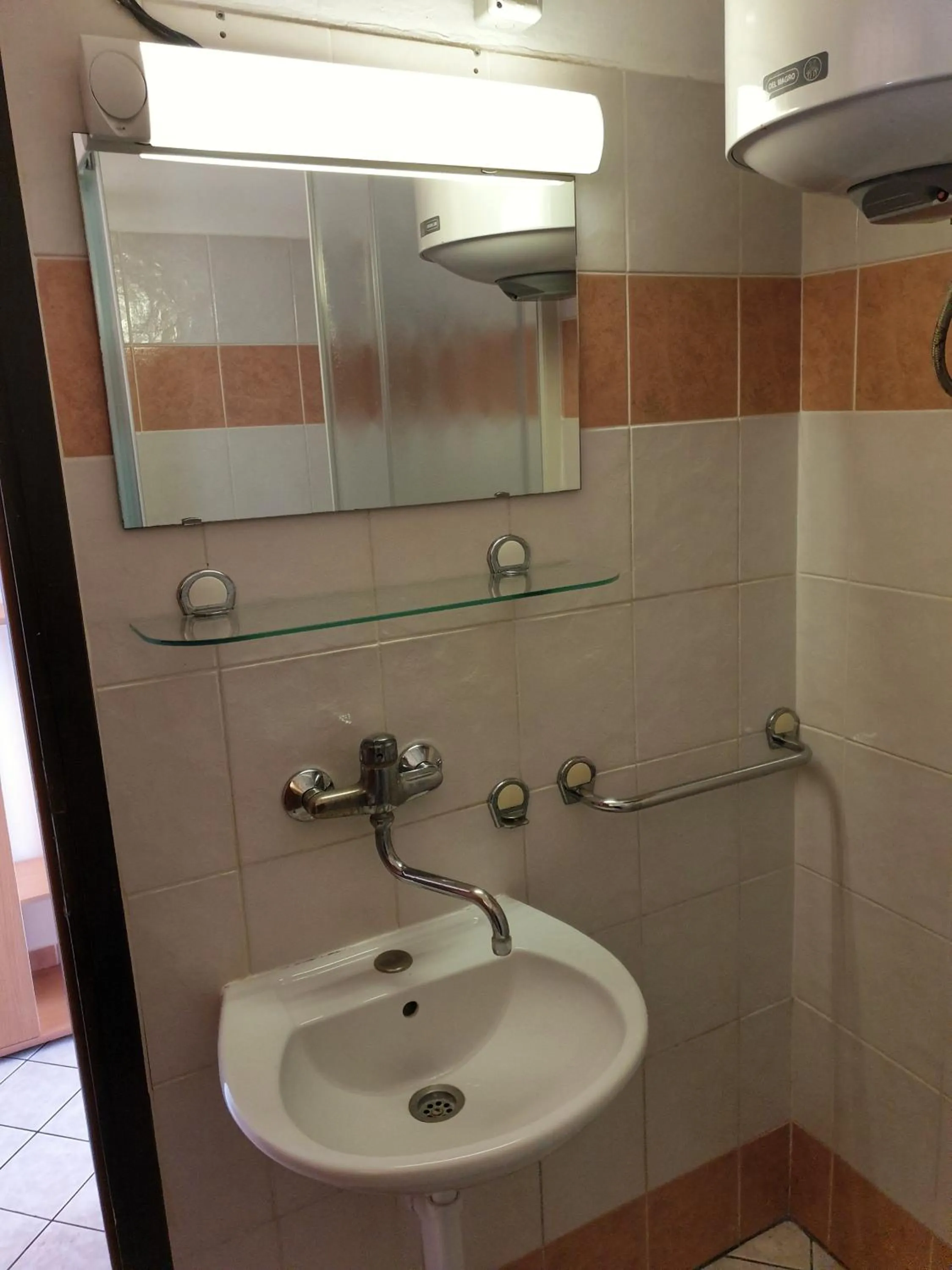 Bathroom in Family Bungalow Pineta