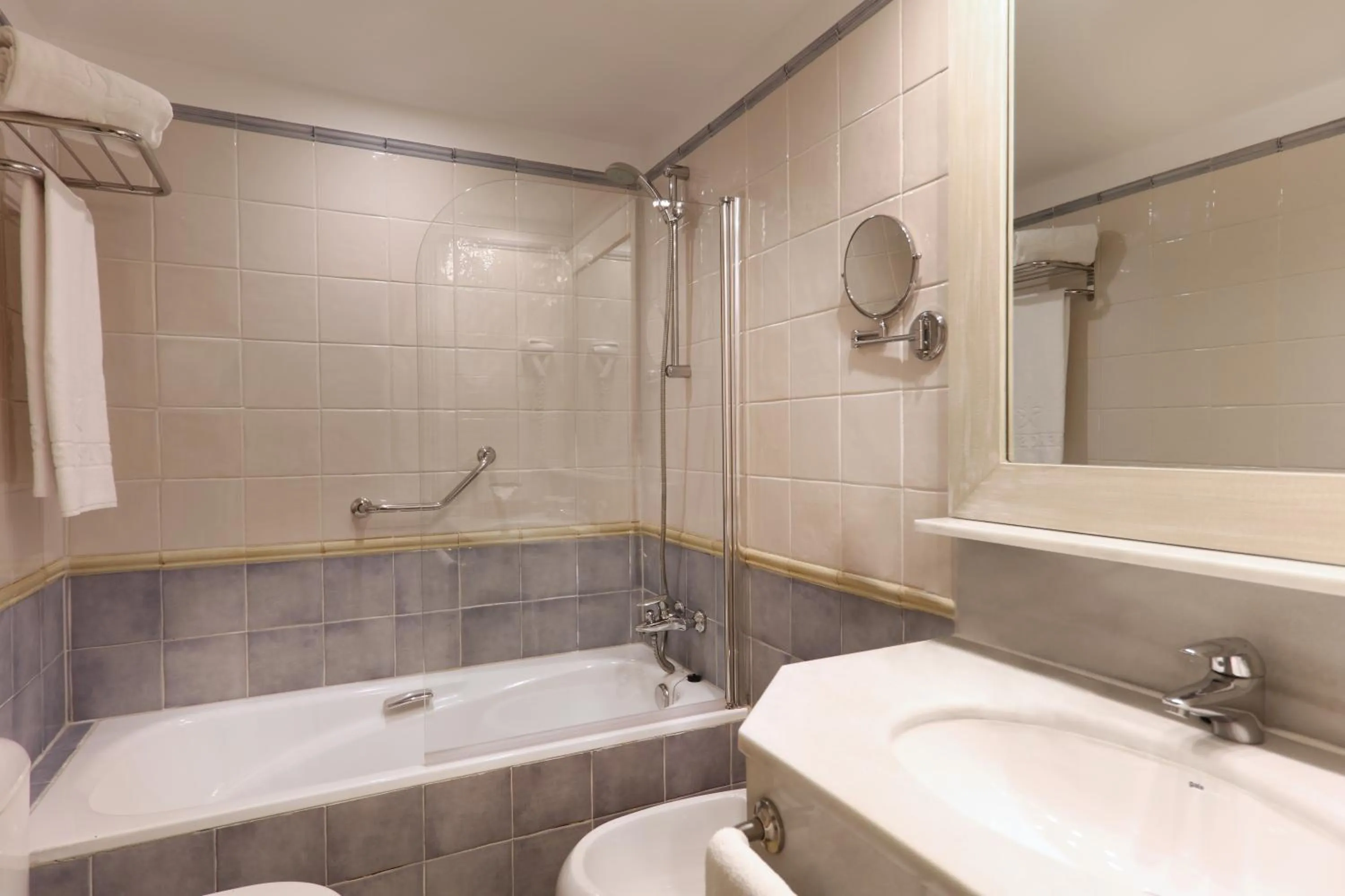 Bathroom in Iberostar Waves Málaga Playa