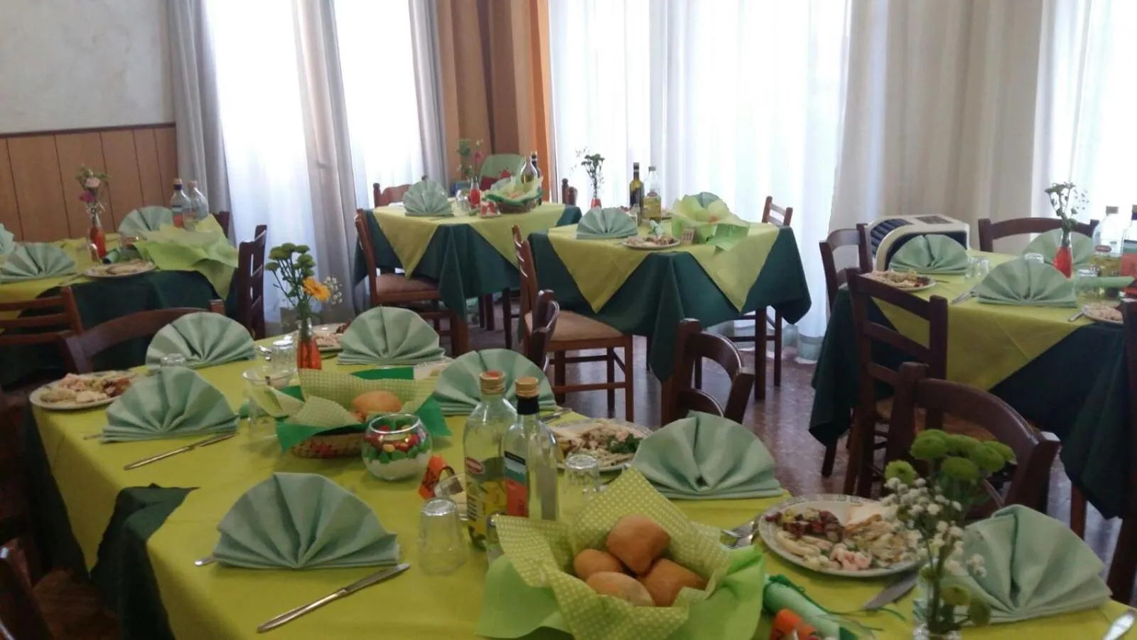 Restaurant/places to eat in Hotel Taormina