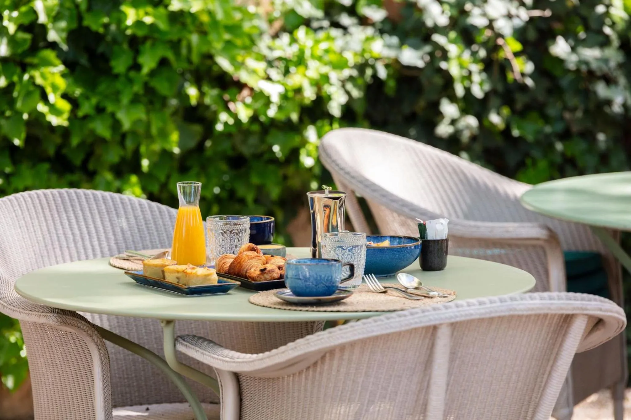 Coffee/tea facilities in Hôtel - Restaurant & Spa La Magdeleine - Mathias Dandine