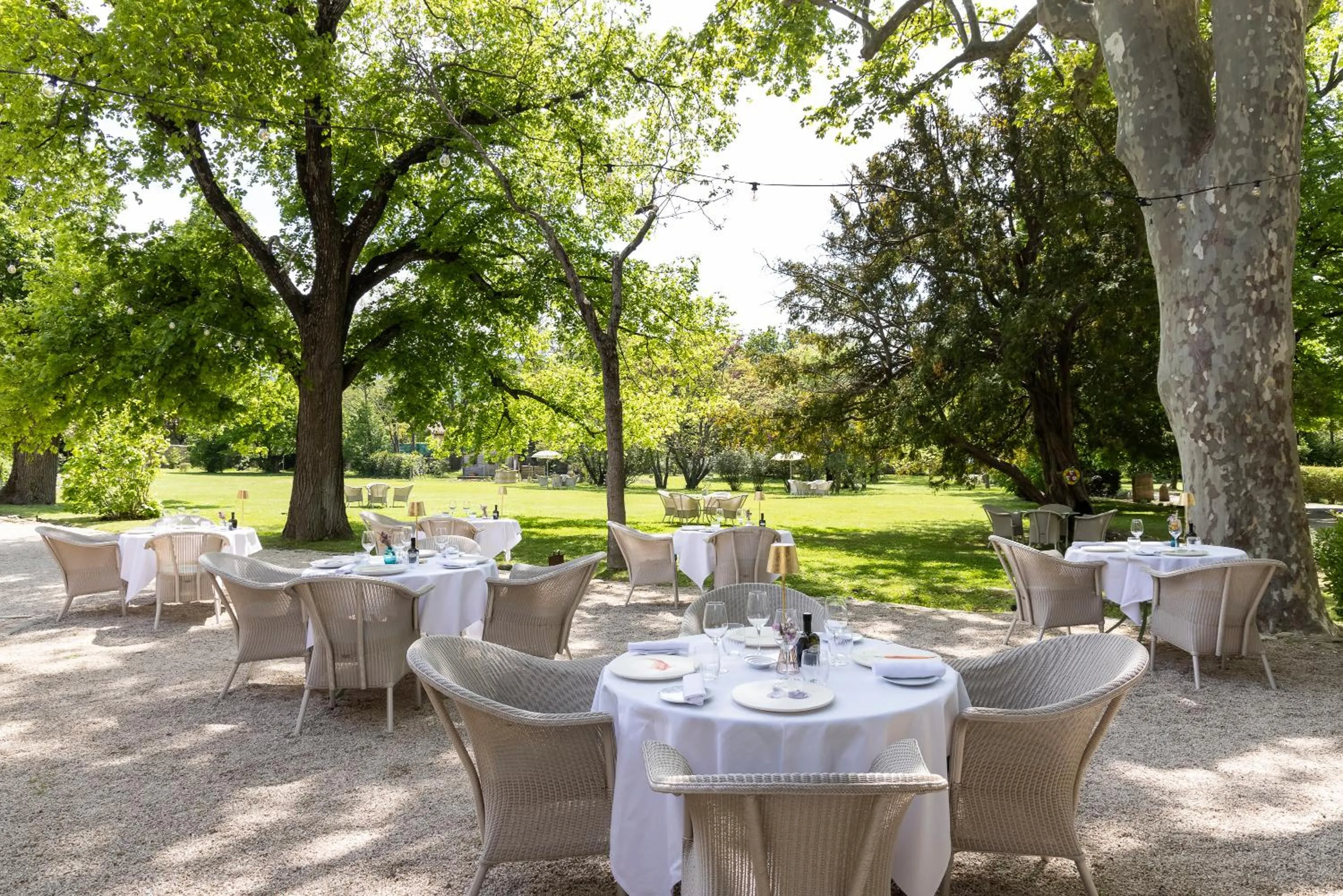 Patio in Hôtel - Restaurant & Spa La Magdeleine - Mathias Dandine