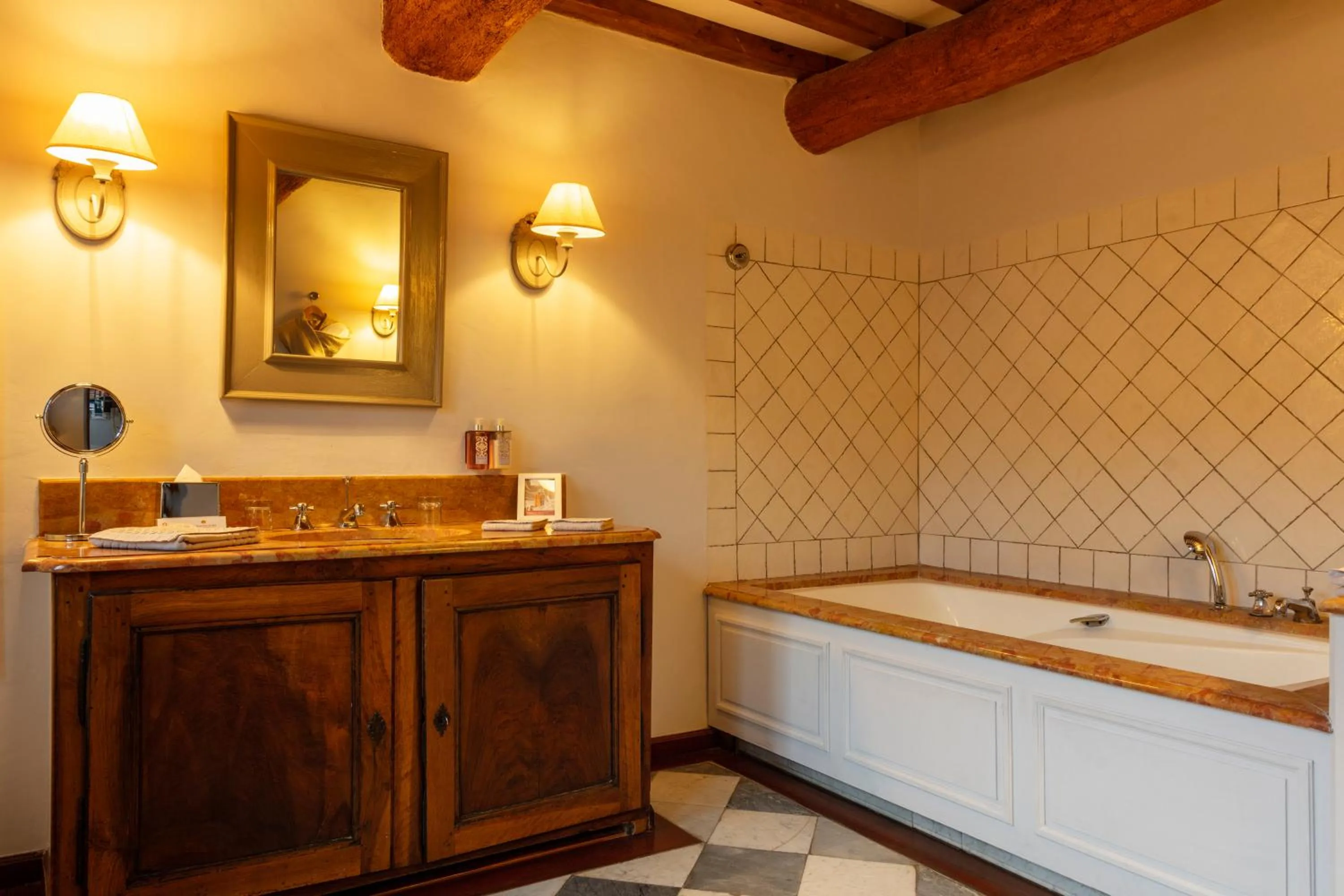 Bathroom in Hôtel - Restaurant & Spa La Magdeleine - Mathias Dandine