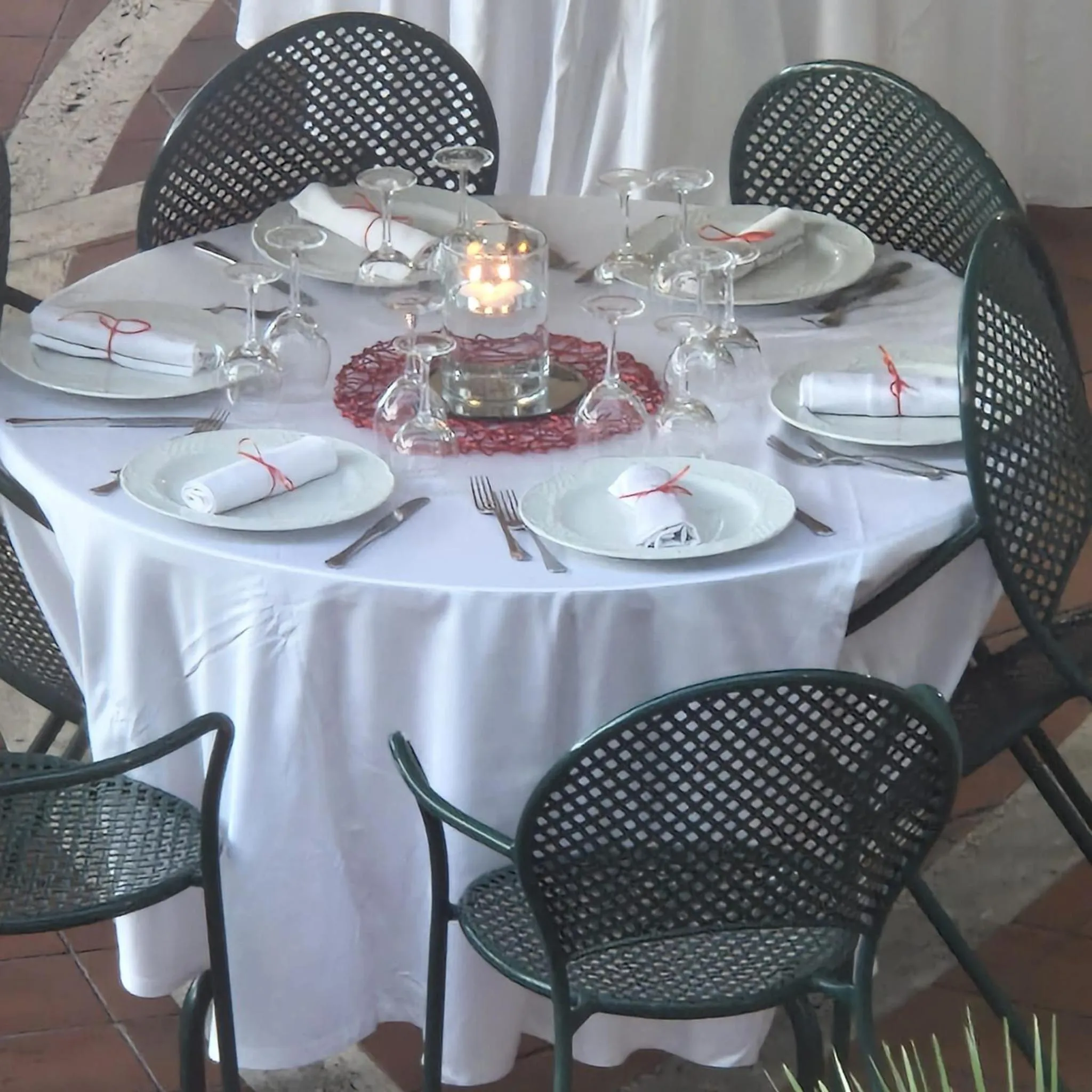 Restaurant/places to eat in Hotel Civita